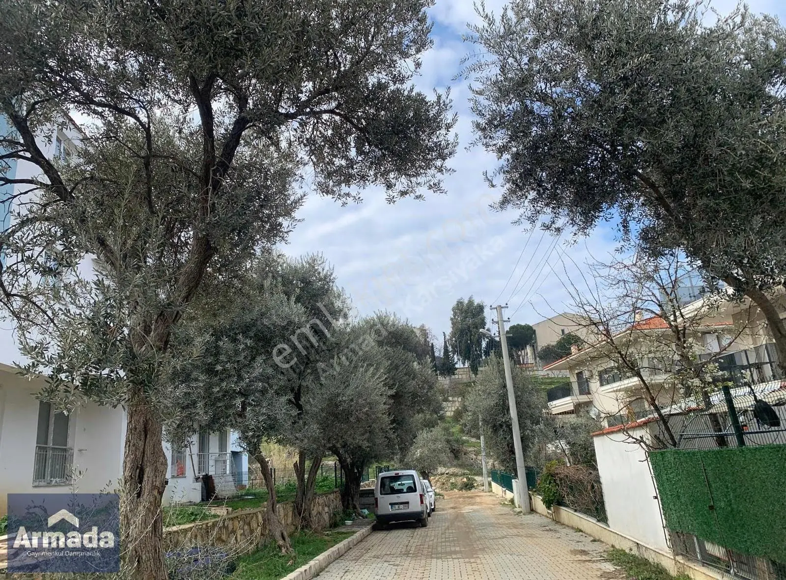 Yenifoça Narezenevleri Bölgesinde Merkeze Yakın Sıfır 1+1 Daire