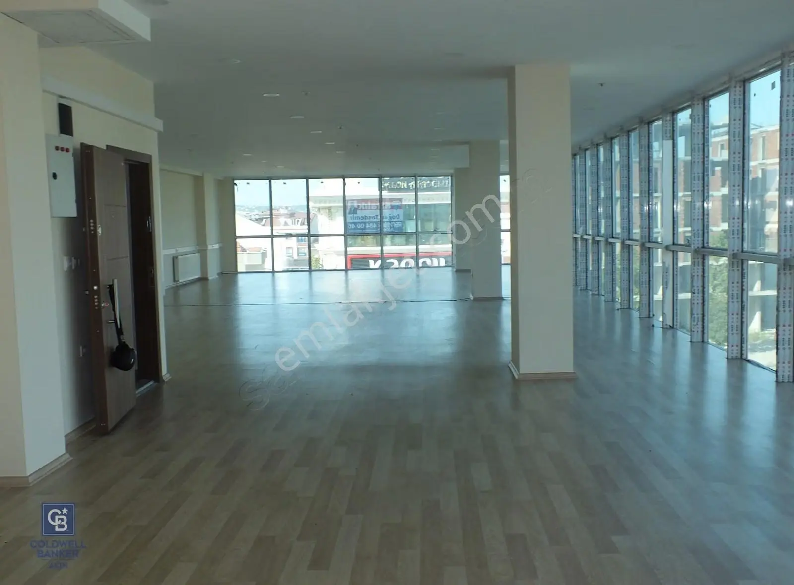 Sancaktepe Merkezde Atatürk Caddesine Cephe Kiralık Plaza Katı - Görsel 2