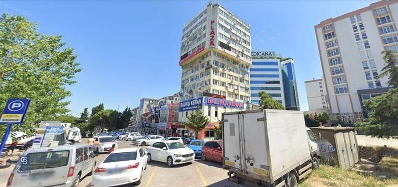Plaza İş Merkezinde Satılık Dükkan