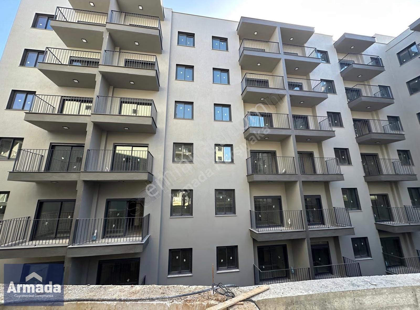 Gaziemir Aktepe Biva Docs Site İçinde Havuzlu Satılık 1+1 Daire