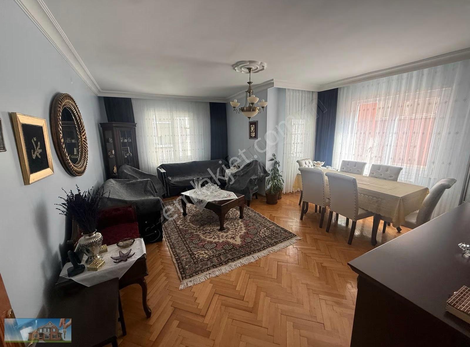 Barış'tan Tepeüstü Yıldız Caddesinde Kat Mülkiyetli 3+1 Daire