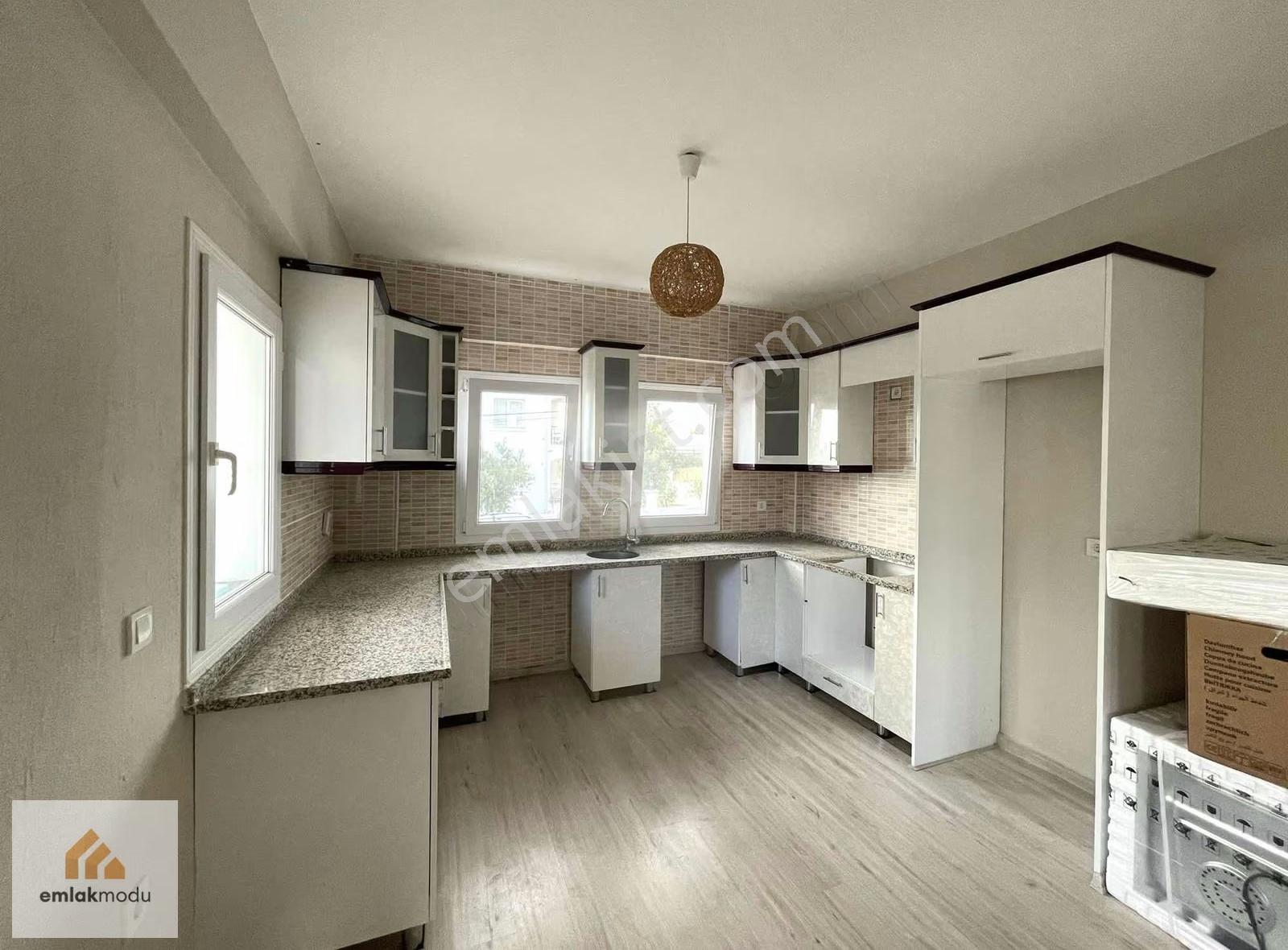 Fethiyede Kısmi Eşyalı Giriş Kat Bahçeli Kiralık Daire