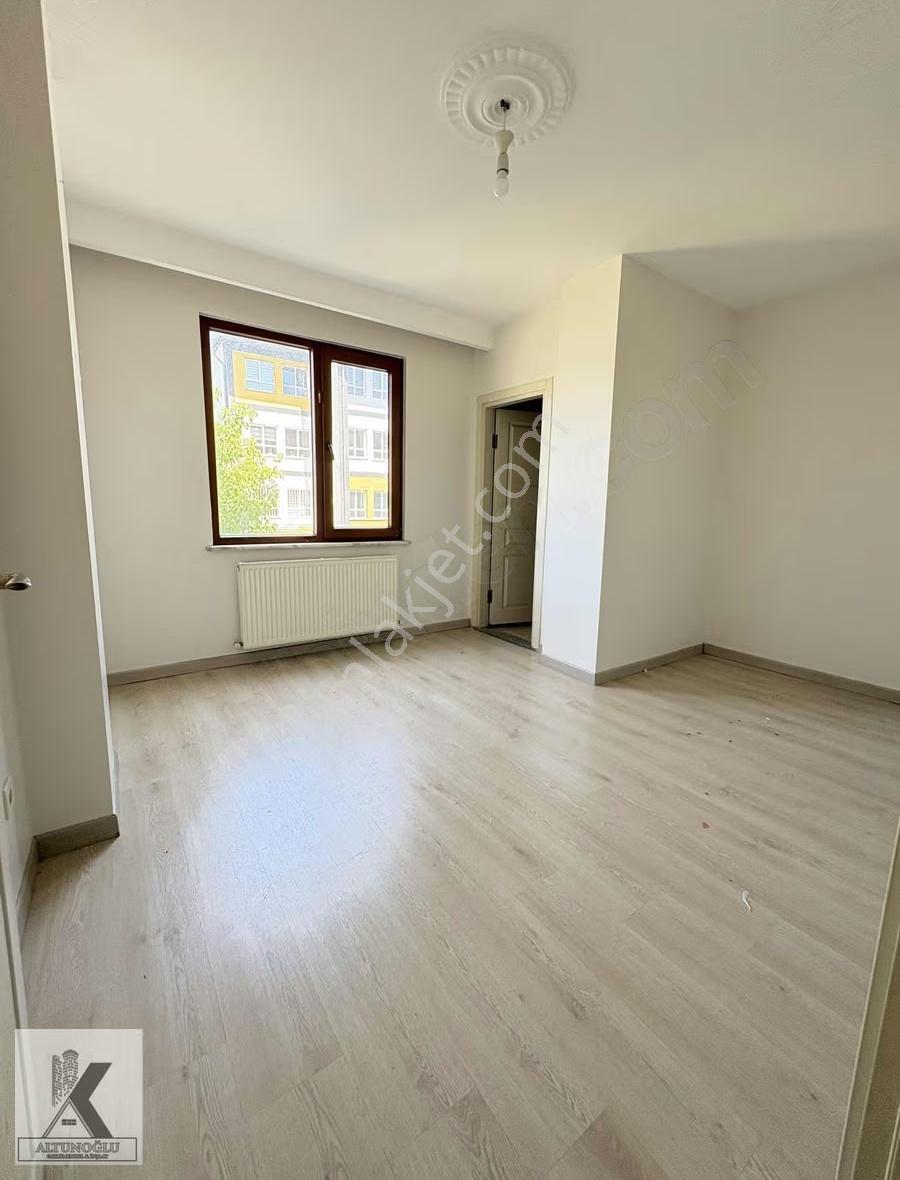 Altunoğlu"ndan Metrobüse 2 Dakika 2+1 90m2 Yeni Bina Arakat - Görsel 12