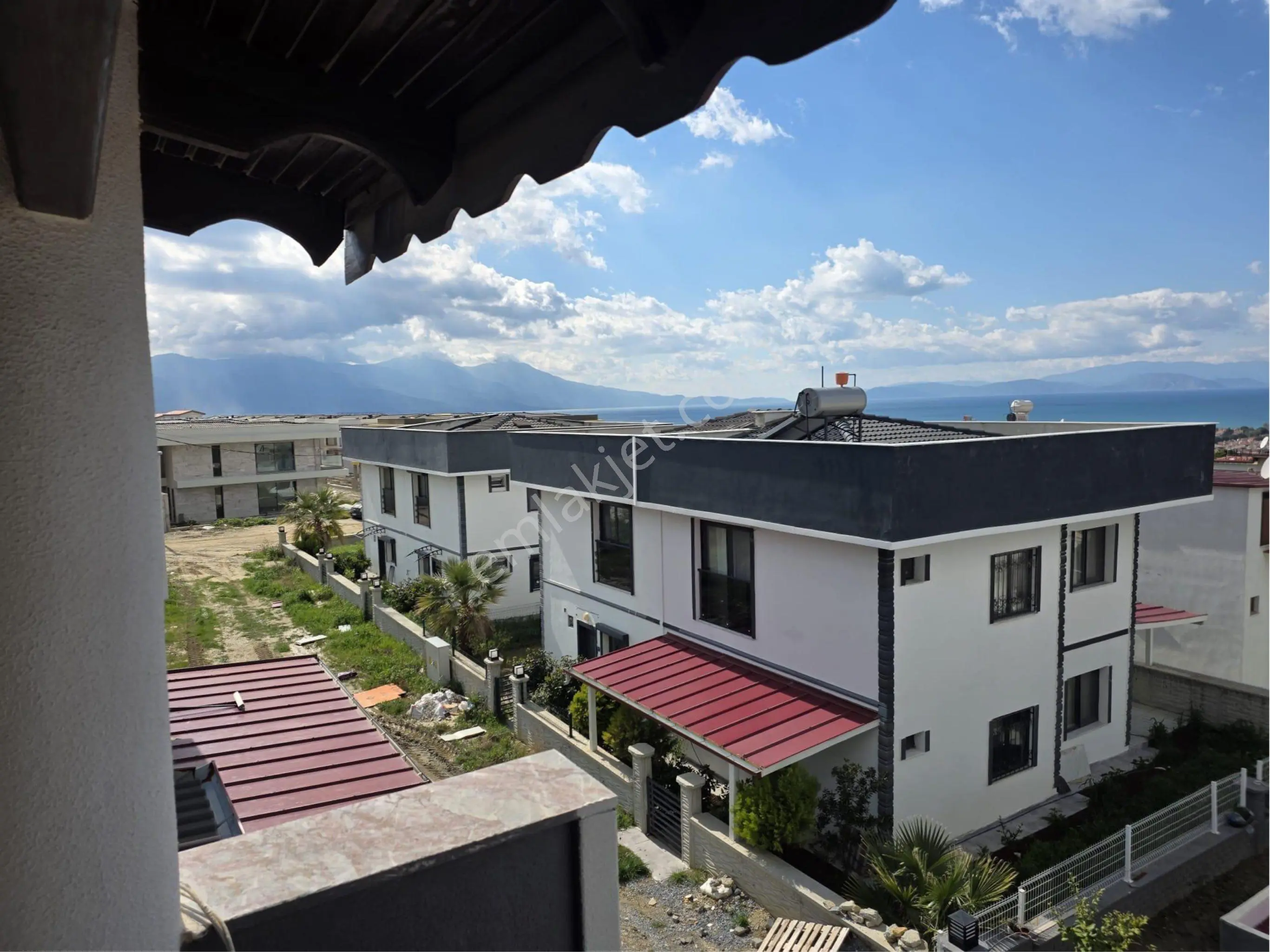 Kuşadası Soğucak Mahallesi’nde 3 +1 Sürekli Kiralık - Görsel 4