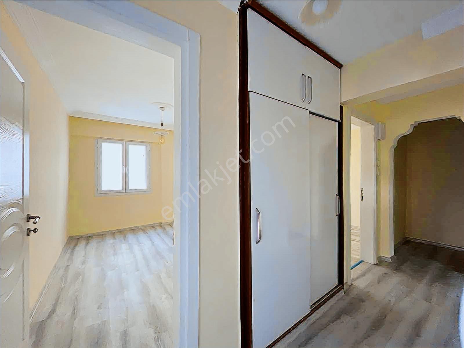 Didim Merkezde Ayrı Mutfak 2+1 Tadilatlı Satılık Daire - Görsel 3
