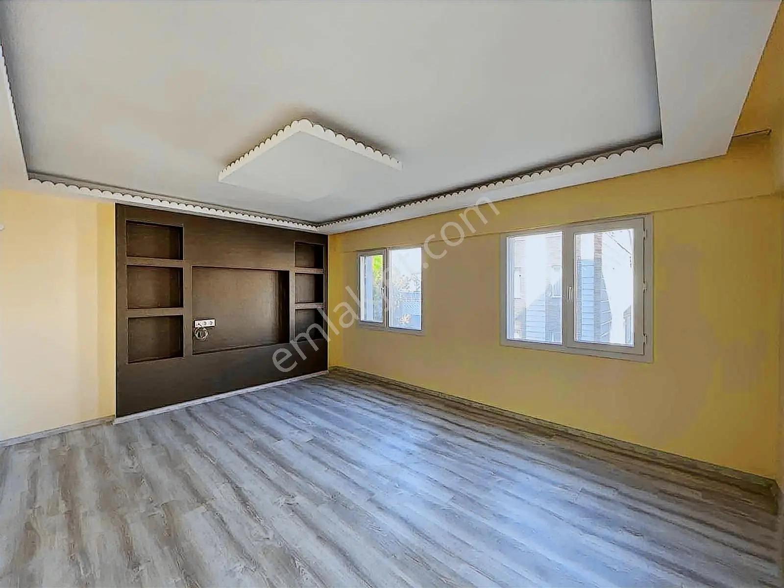 Didim Merkezde Ayrı Mutfak 2+1 Tadilatlı Satılık Daire