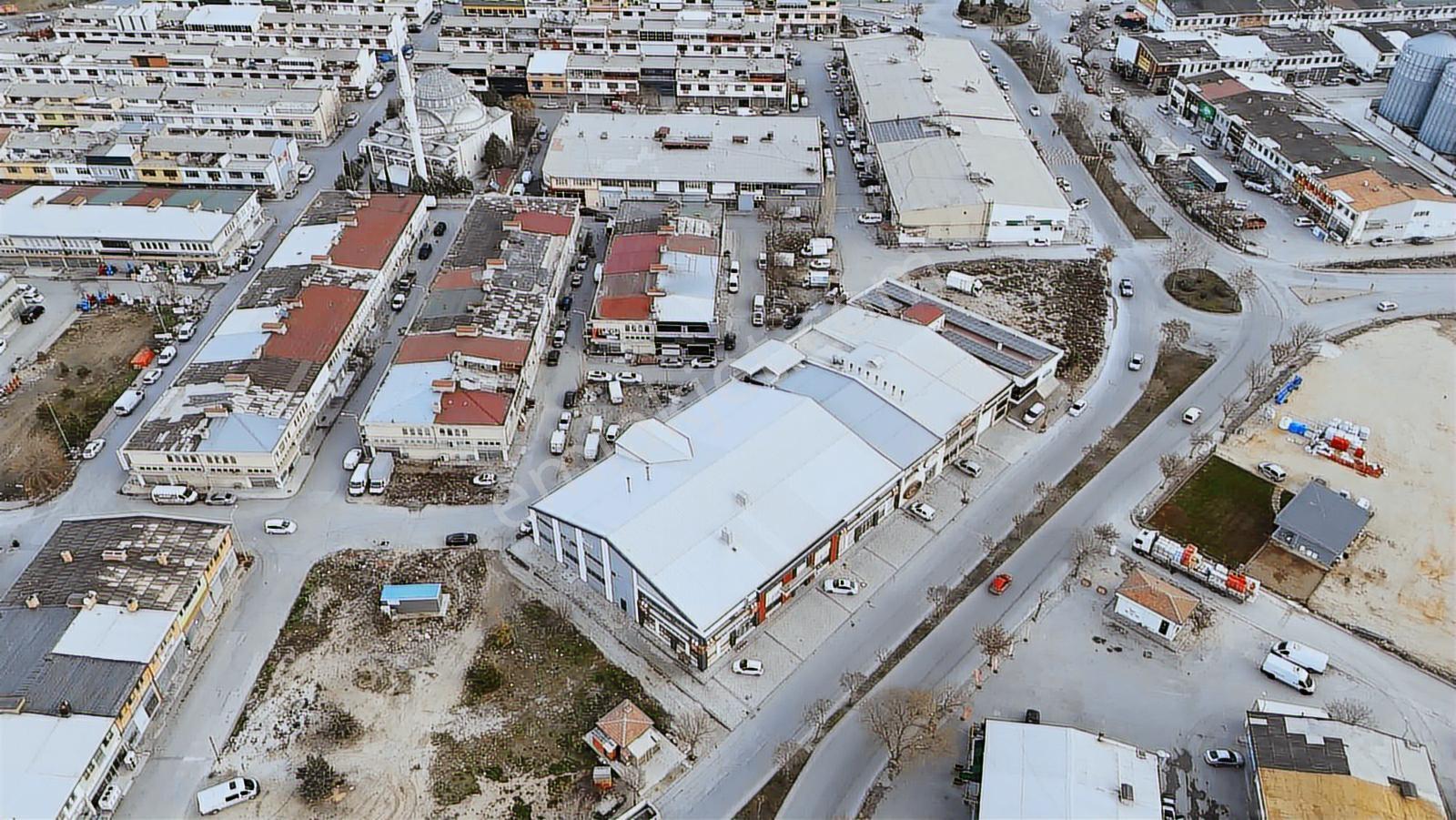 Yks Gayrimenkulden Gıdacılar Sitesinde Satılık Köşe Dükkan - Görsel 9