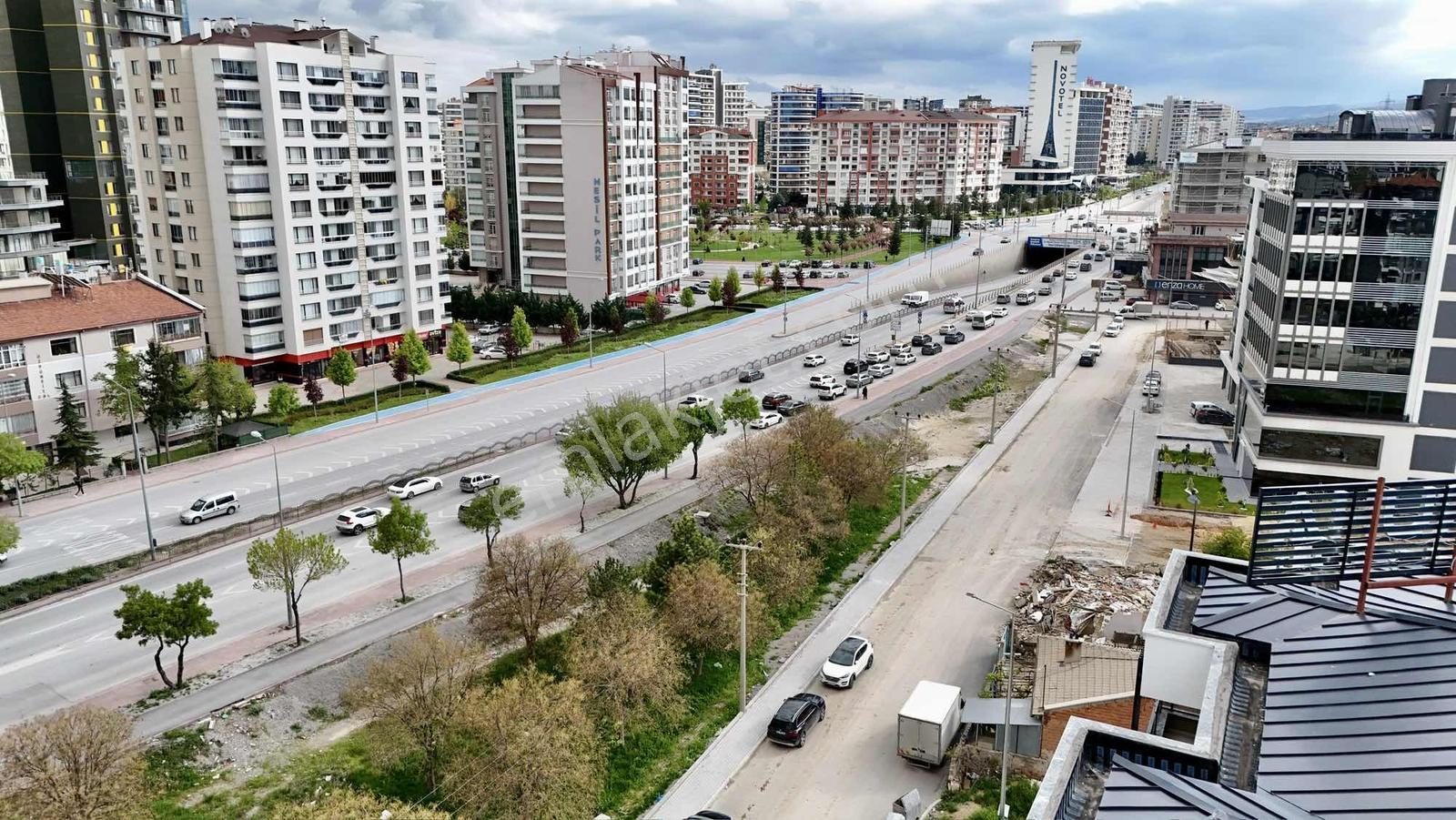 Yks'den Beyşehir Cadde Cepheli 3+1 Site İçi Satılık Daire