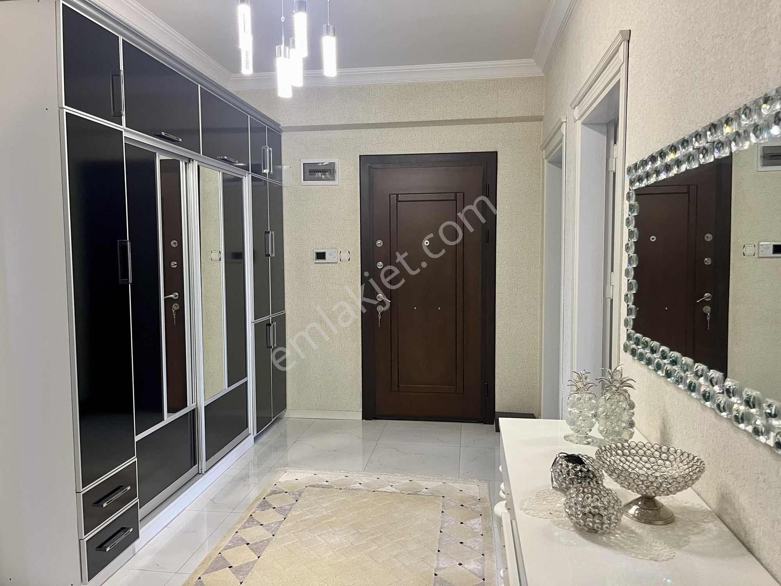 Yks'den Ahmet Özcan Cad. Üzerinde 4+1/220m² Satılık Daire - Görsel 11