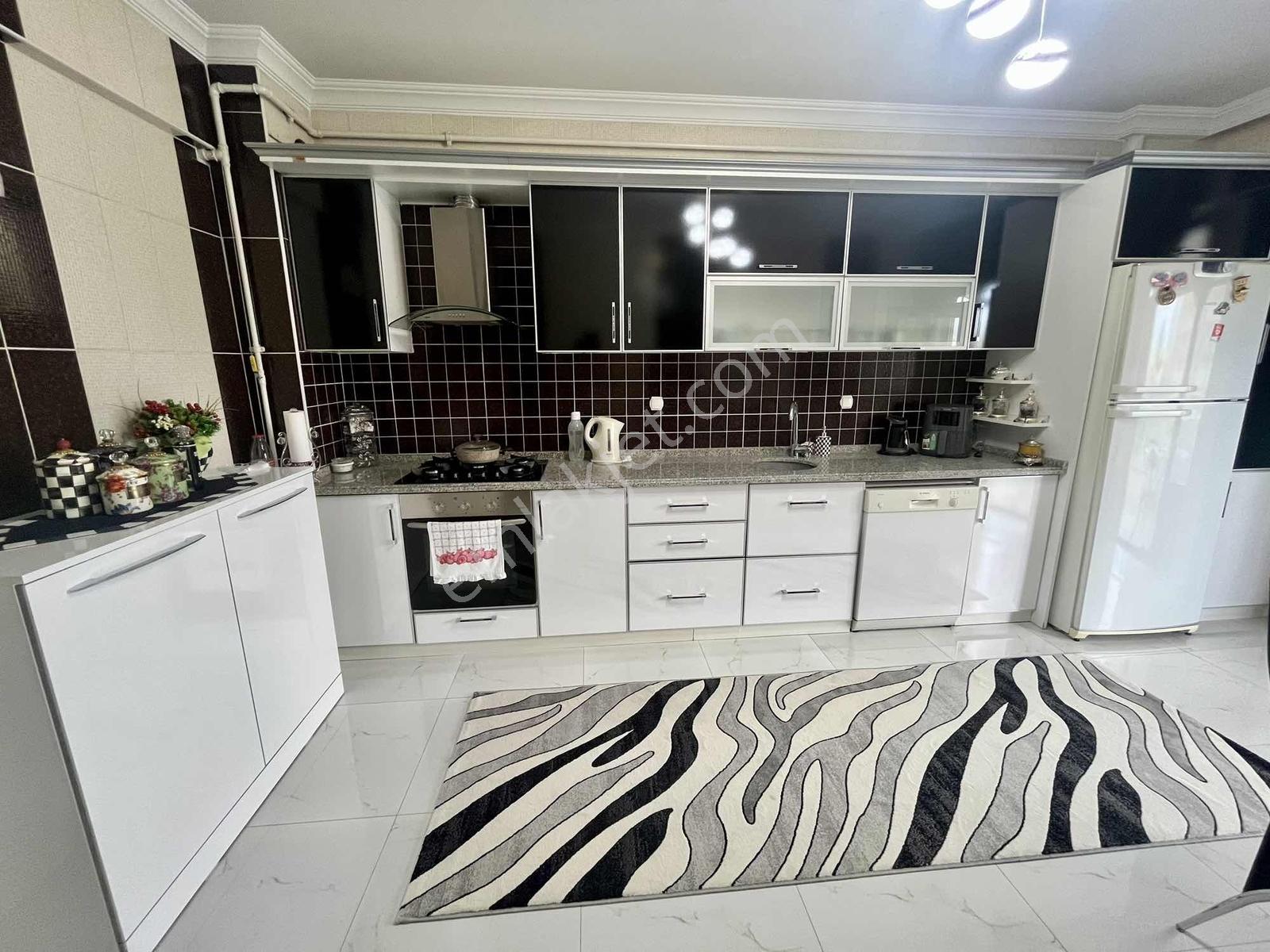 Yks'den Ahmet Özcan Cad. Üzerinde 4+1/220m² Satılık Daire - Görsel 35