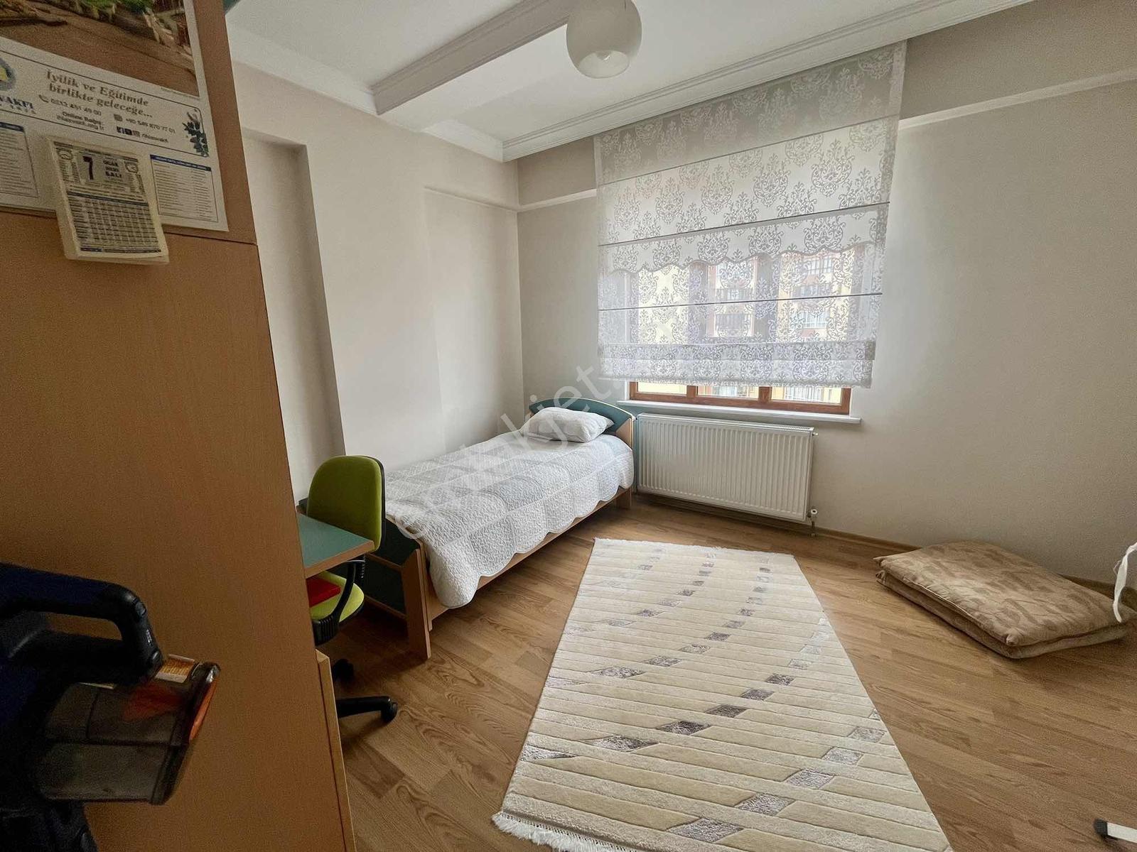 Yks'den Ahmet Özcan Cad. Üzerinde 4+1/220m² Satılık Daire - Görsel 13