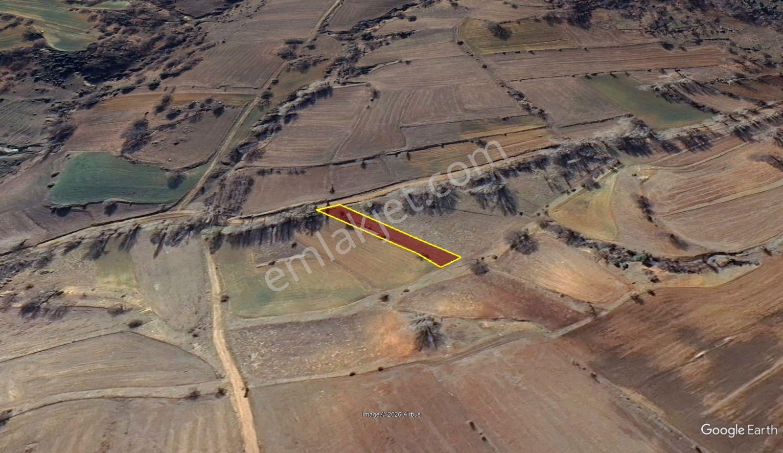 Doğanhisar Kemer Mahallesinde Yola Sıfır 801 M² Müstakil Tarla - Görsel 2