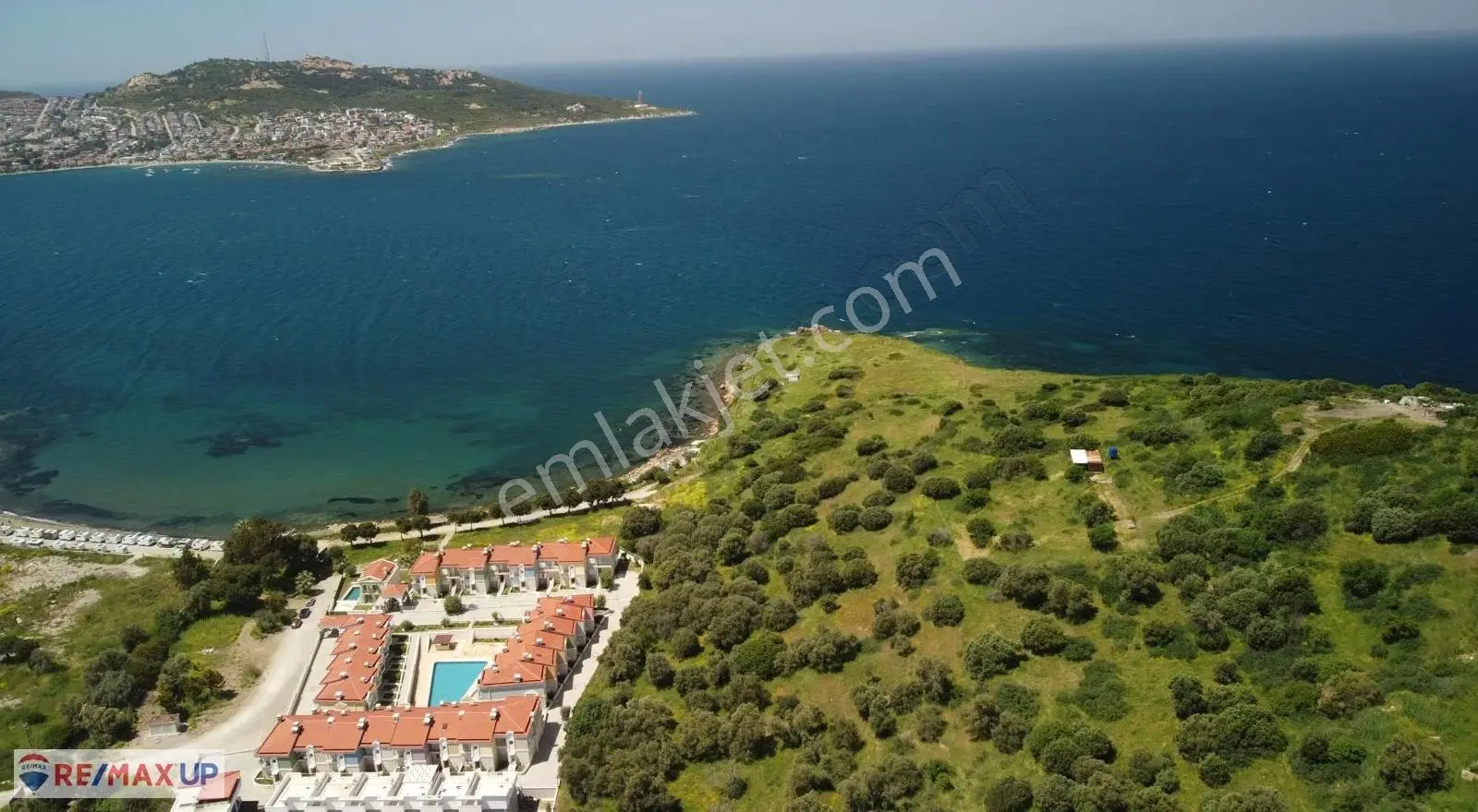 Yenifoça'da Muhteşem Konumda İmarlı Bölgeye Komşu Satılık Arazi - Görsel 4