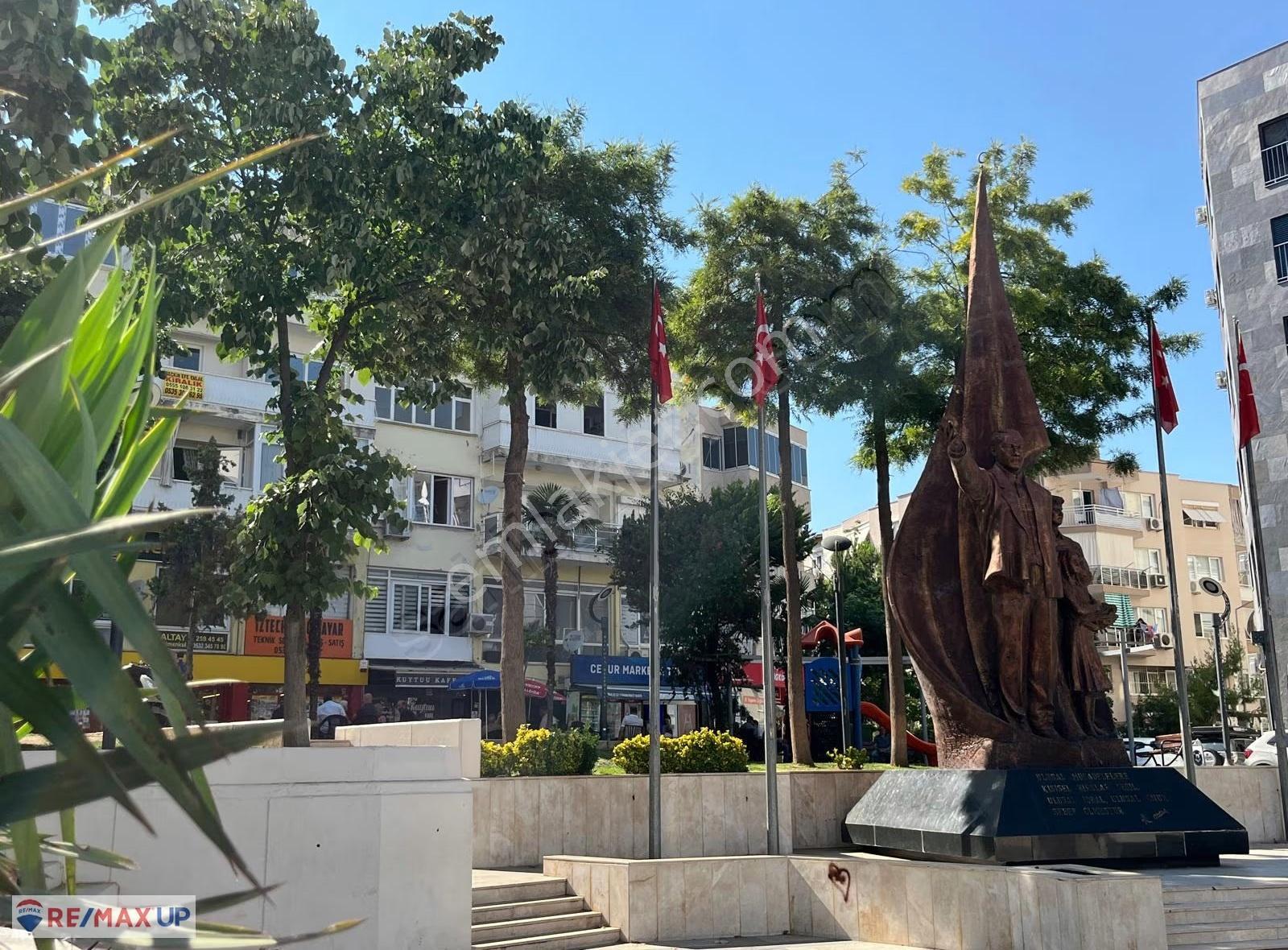 Balçova'da Merkezi Konumda Önü Açık Satılık Daire - Görsel 3