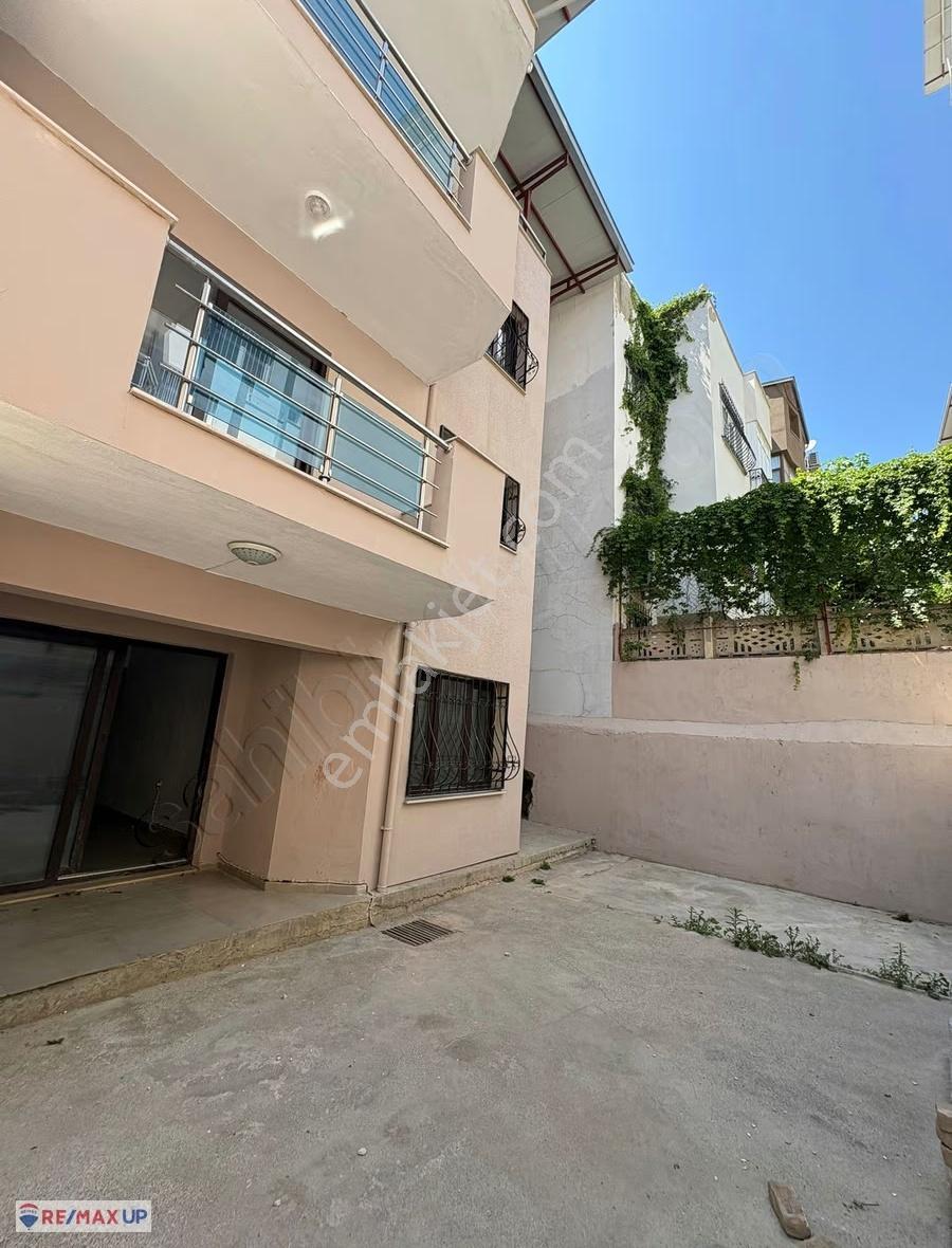 Remaxuptan Balçovada Eşsiz Konumda Ultra Lüks Triplex Villa - Görsel 33