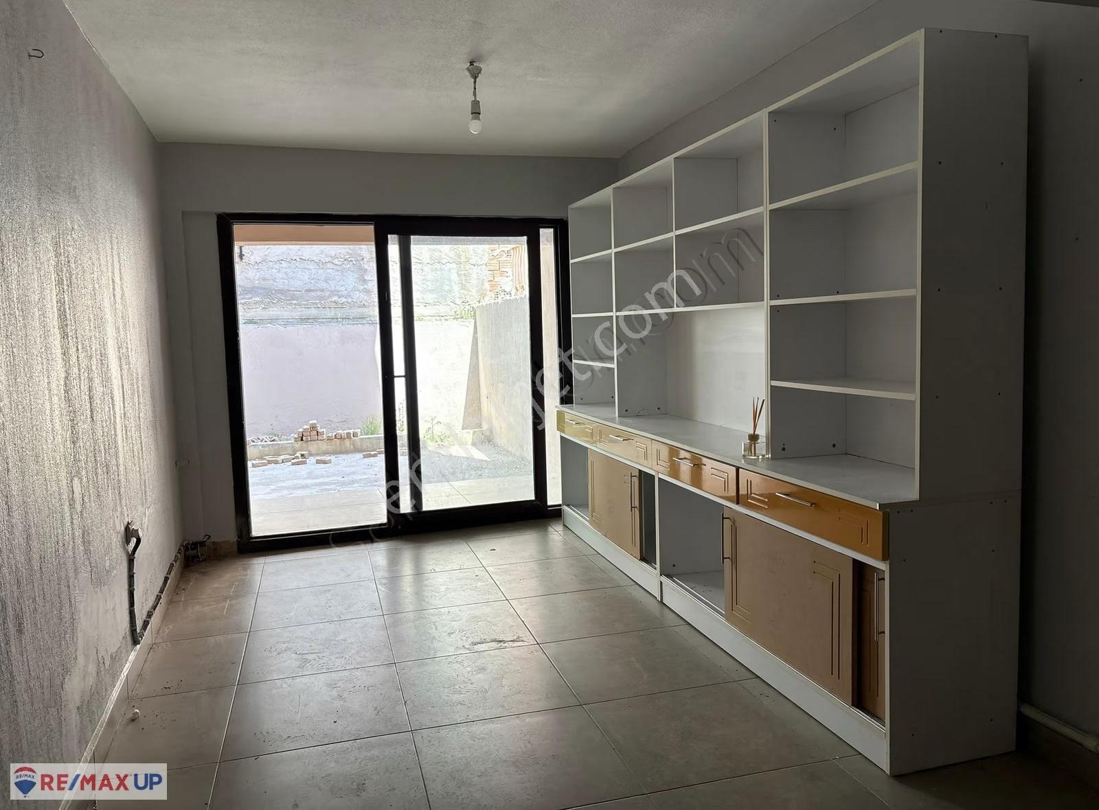 Remaxuptan Balçovada Eşsiz Konumda Ultra Lüks Triplex Villa - Görsel 11