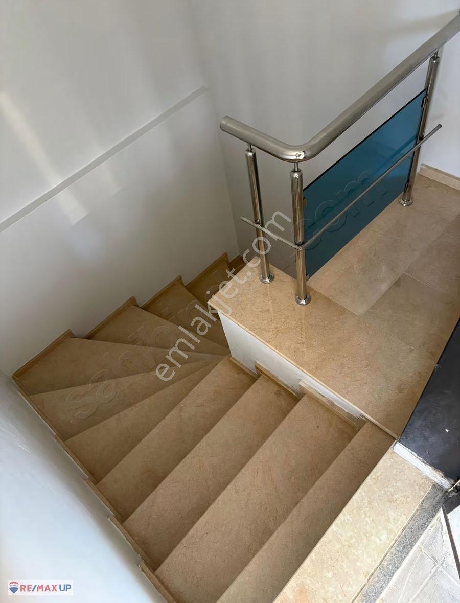 Remaxuptan Balçovada Eşsiz Konumda Ultra Lüks Triplex Villa - Görsel 8