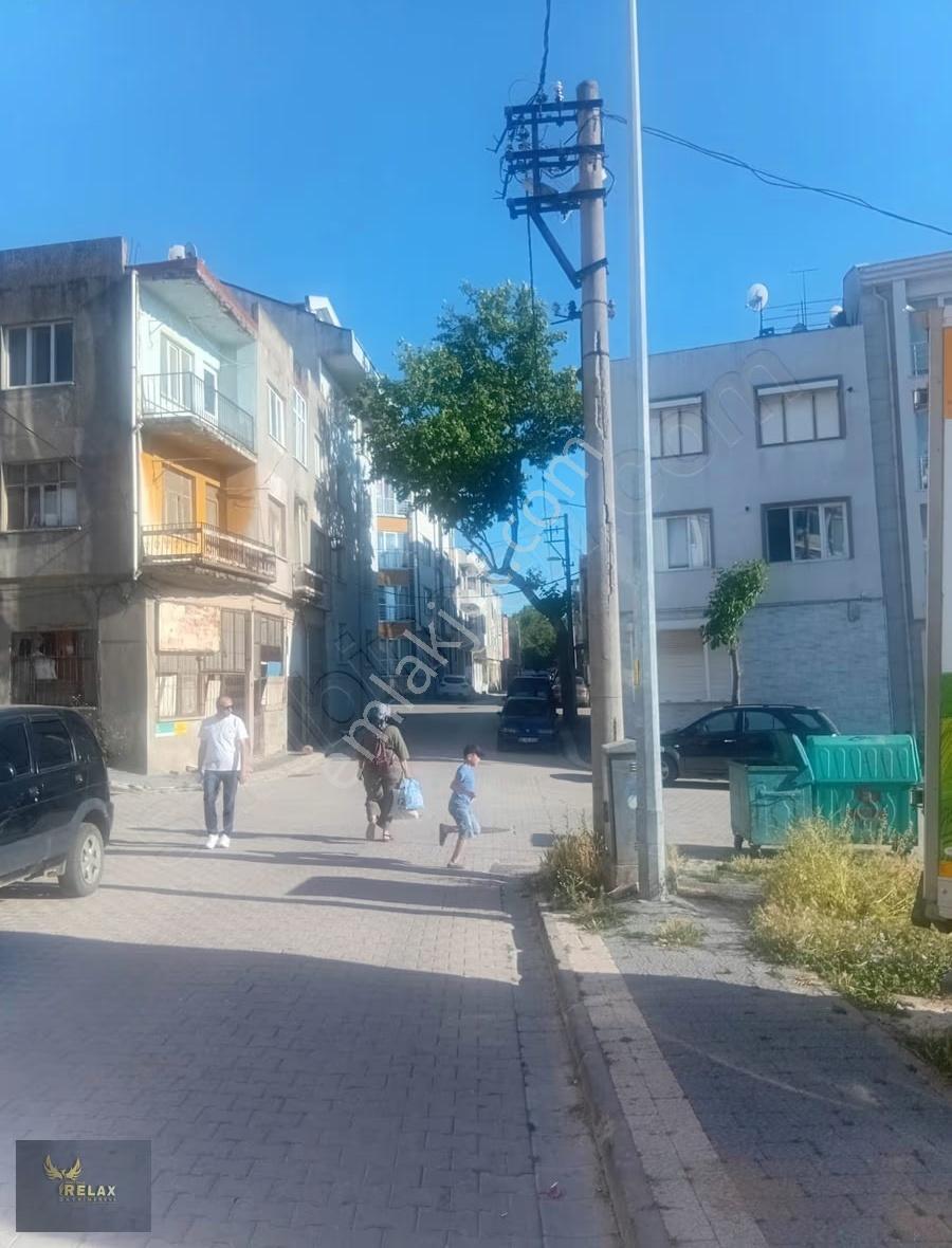 Çınarlı Mahallesinde Balkonlu 2+0 Satılık Daire - Görsel 2