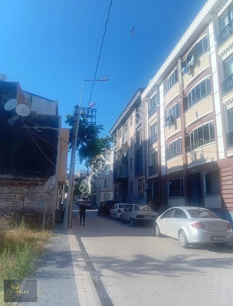 Çınarlı Mahallesinde Balkonlu 2+0 Satılık Daire - Görsel 17