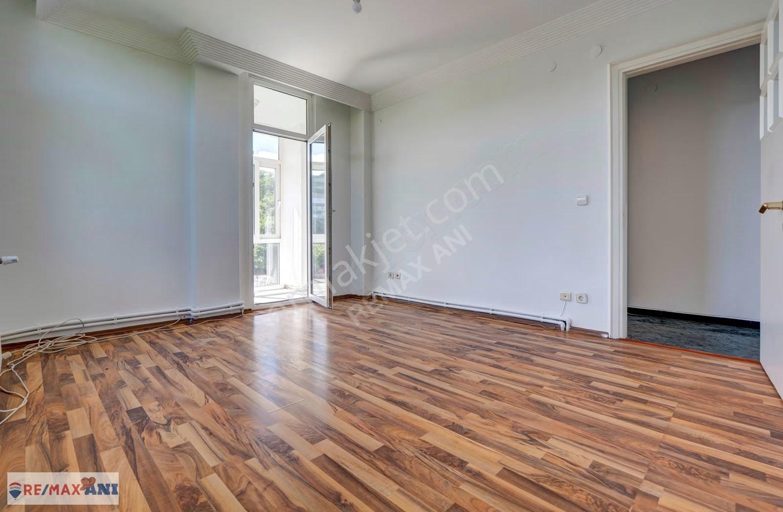 Remax Anı 'dan Çengelköy 'de Özel Rıhtımlı Satılık Yalı Dairesi - Görsel 29