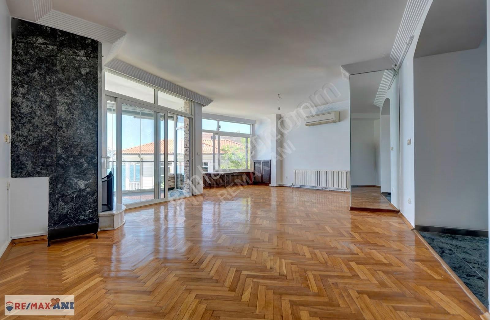 Remax Anı 'dan Çengelköy 'de Özel Rıhtımlı Satılık Yalı Dairesi - Görsel 18