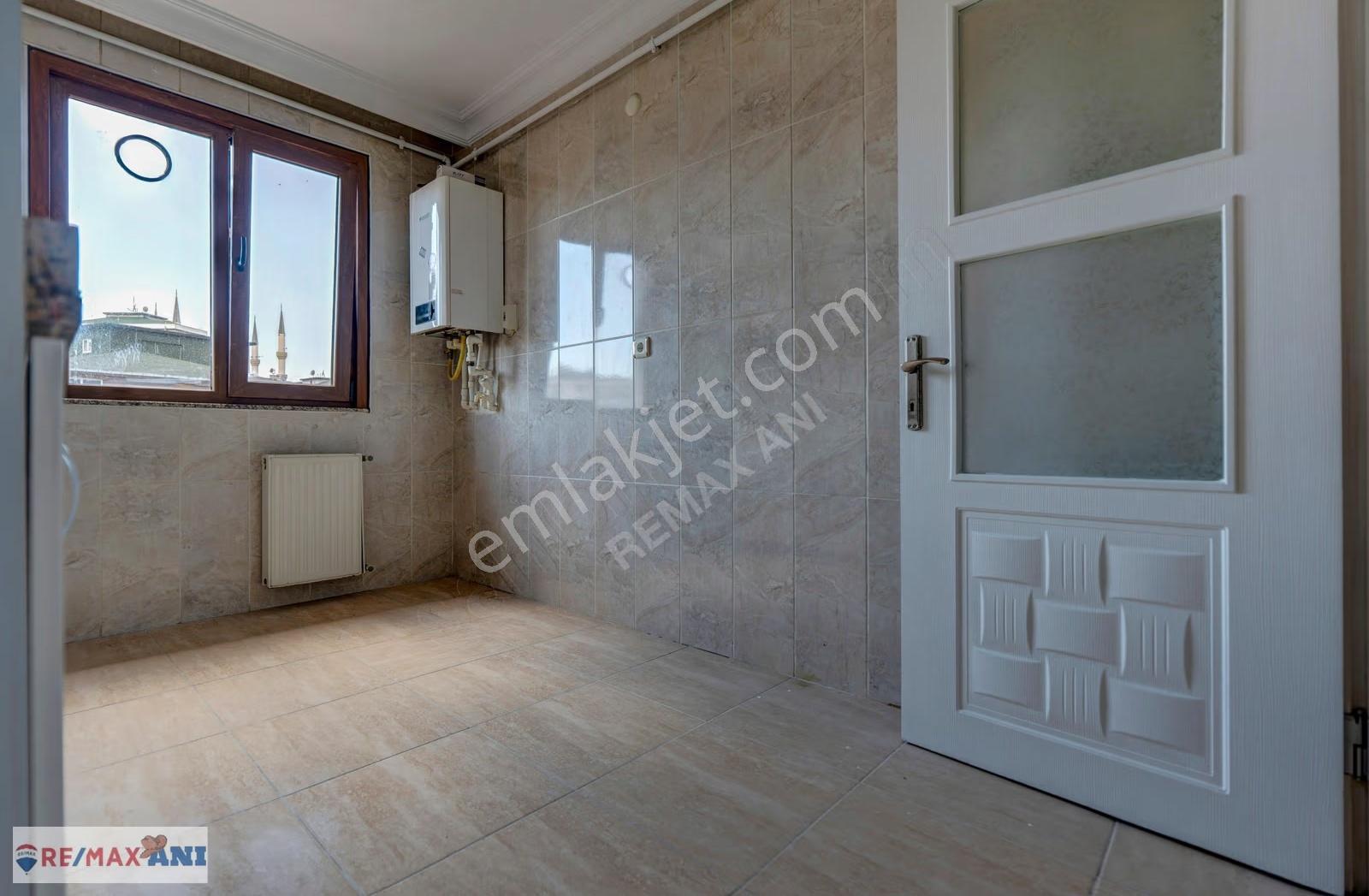 Remax Anı 'dan Ümraniye Metroya Yakın Satılık Teraslı Dubleks - Görsel 32