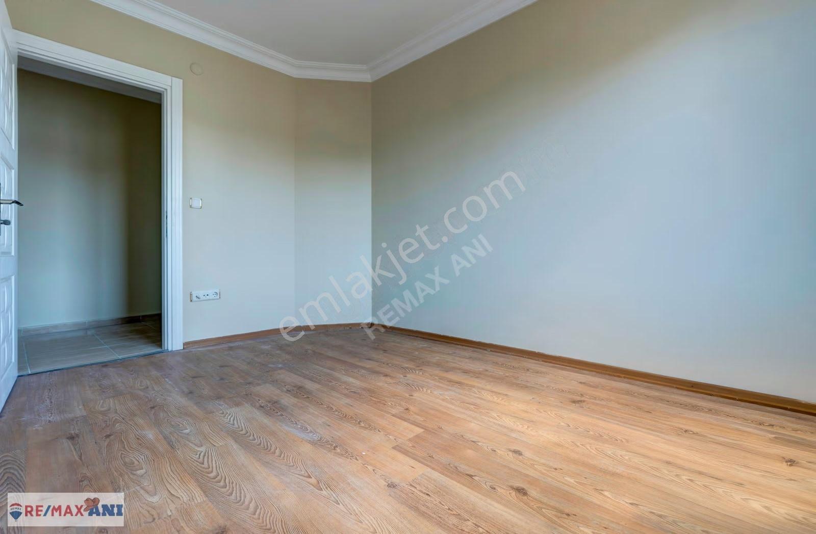 Remax Anı 'dan Ümraniye Metroya Yakın Satılık Teraslı Dubleks - Görsel 10