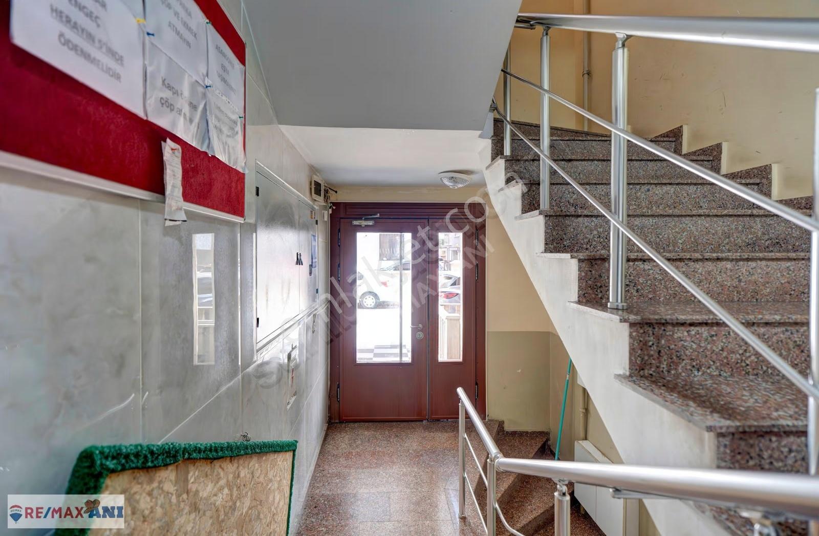Remax Anı 'dan Ümraniye Metroya Yakın Satılık Teraslı Dubleks - Görsel 21