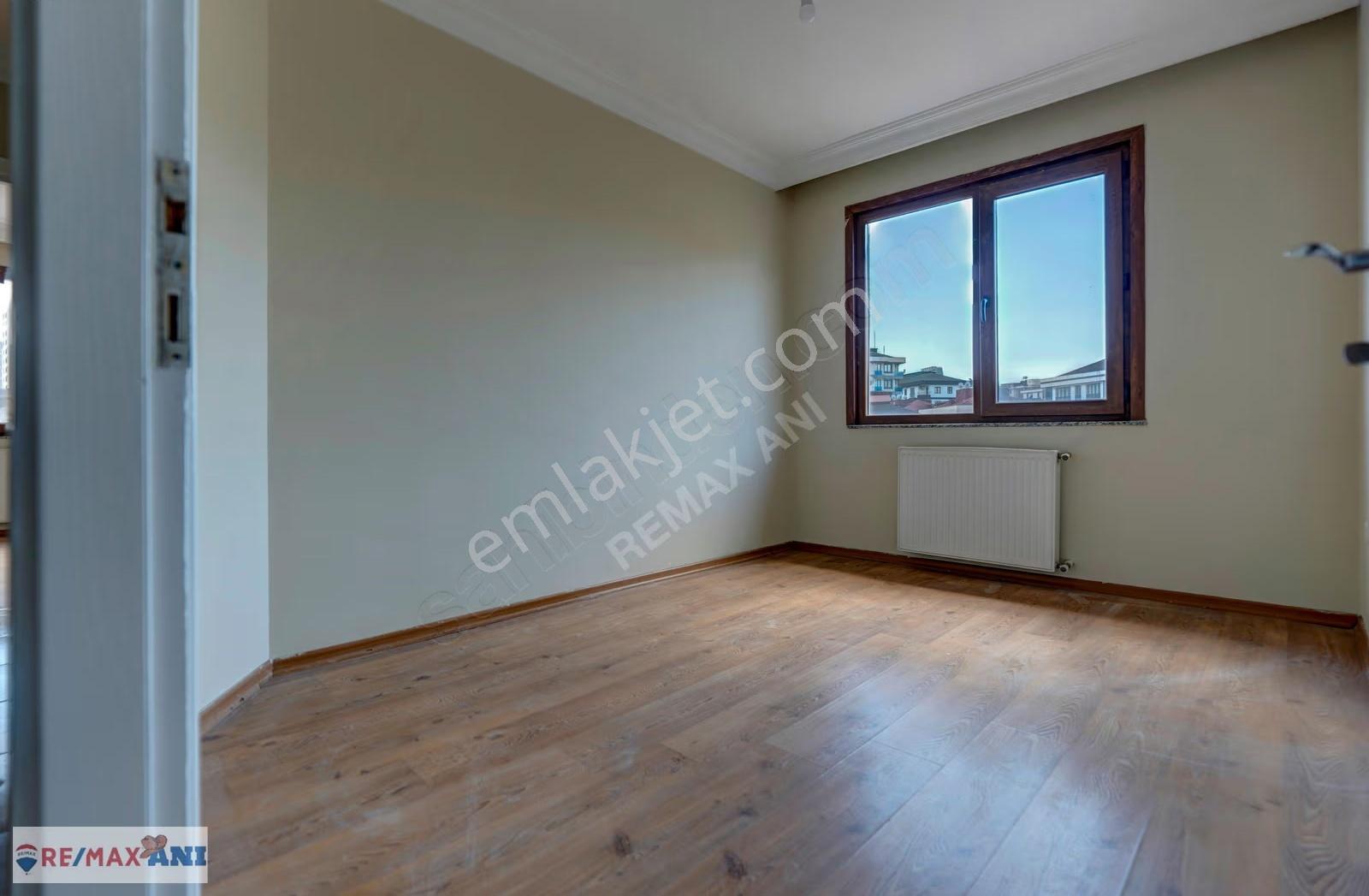 Remax Anı 'dan Ümraniye Metroya Yakın Satılık Teraslı Dubleks - Görsel 16