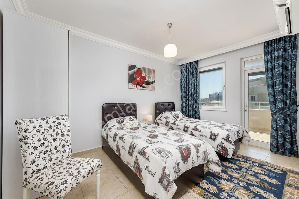 Alanya Tosmur'da Deniz Manzaralı İkamete Uygun 4+1 Dubleks Penthouse - Görsel 10