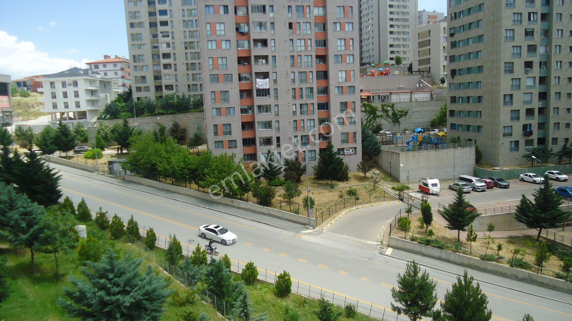 Krc'den Merkezi Konumda Eşyalı Giriş Kat 2+1 Amerikan Mutfak Daire - Görsel 15