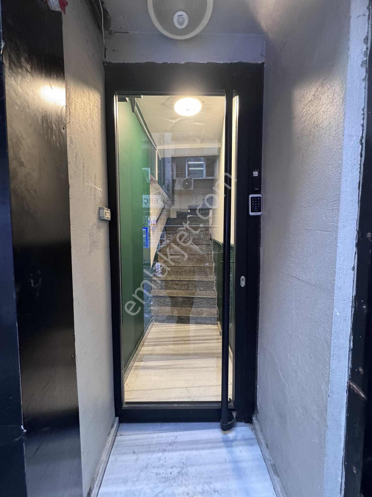 Kadıköy Rıhtımda Deniz Manzaralı Plaza Ofis Katları - Görsel 26