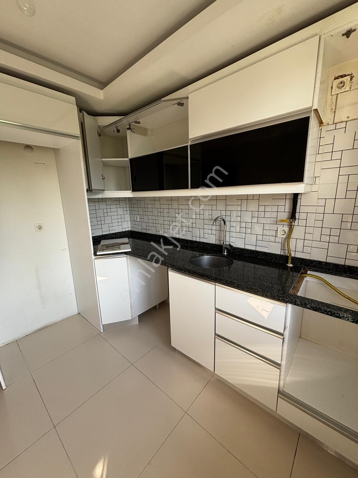 Darıca Bağlarbaşı Royal Panorama Sitesinde Satılık 2+1 Daire - Görsel 34