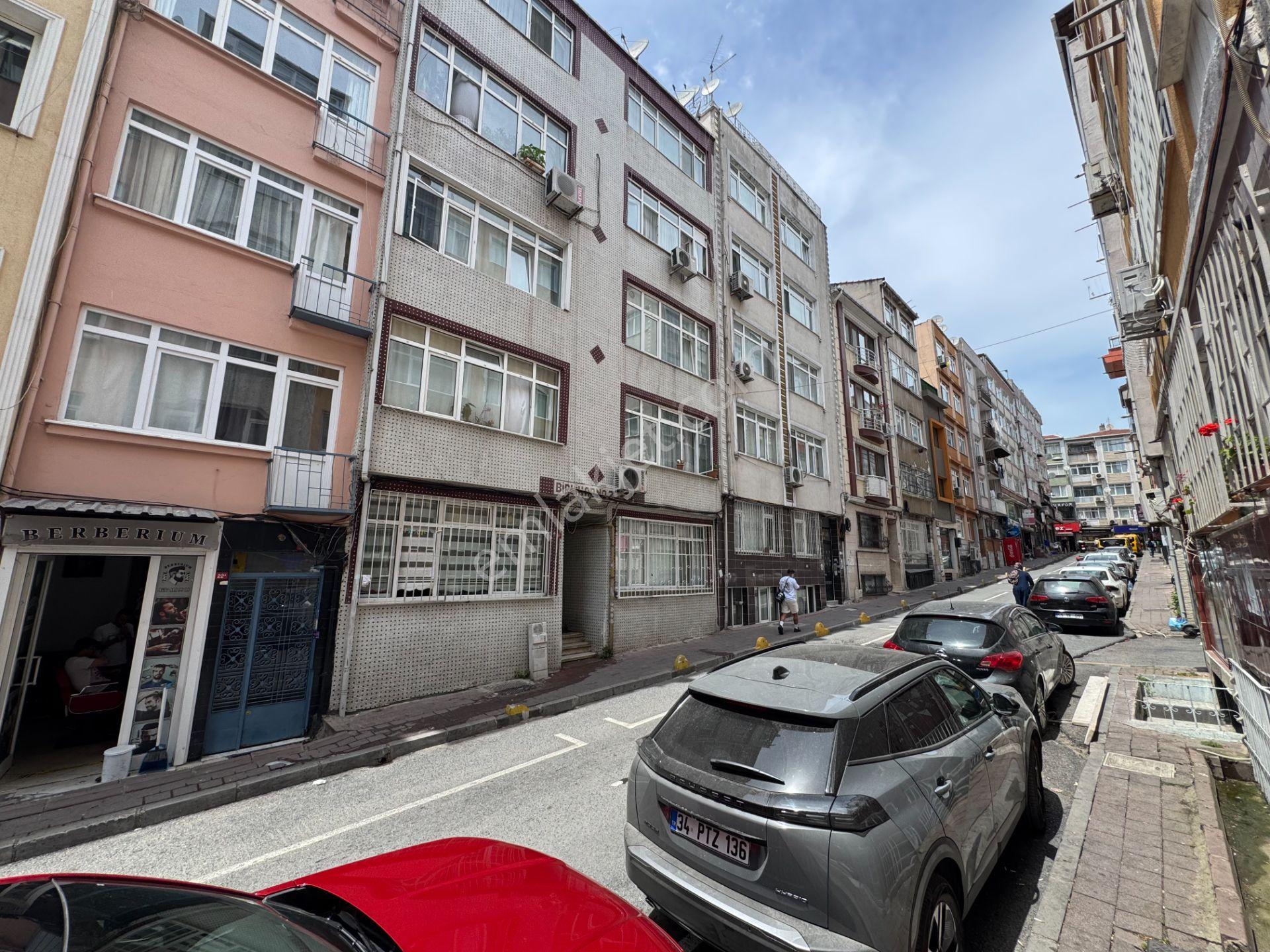 Turyap' Tan Fatih Koca Mustafa Paşa' Da Ara Kat Temiz 1+1 Kiralık Daire - Görsel 9