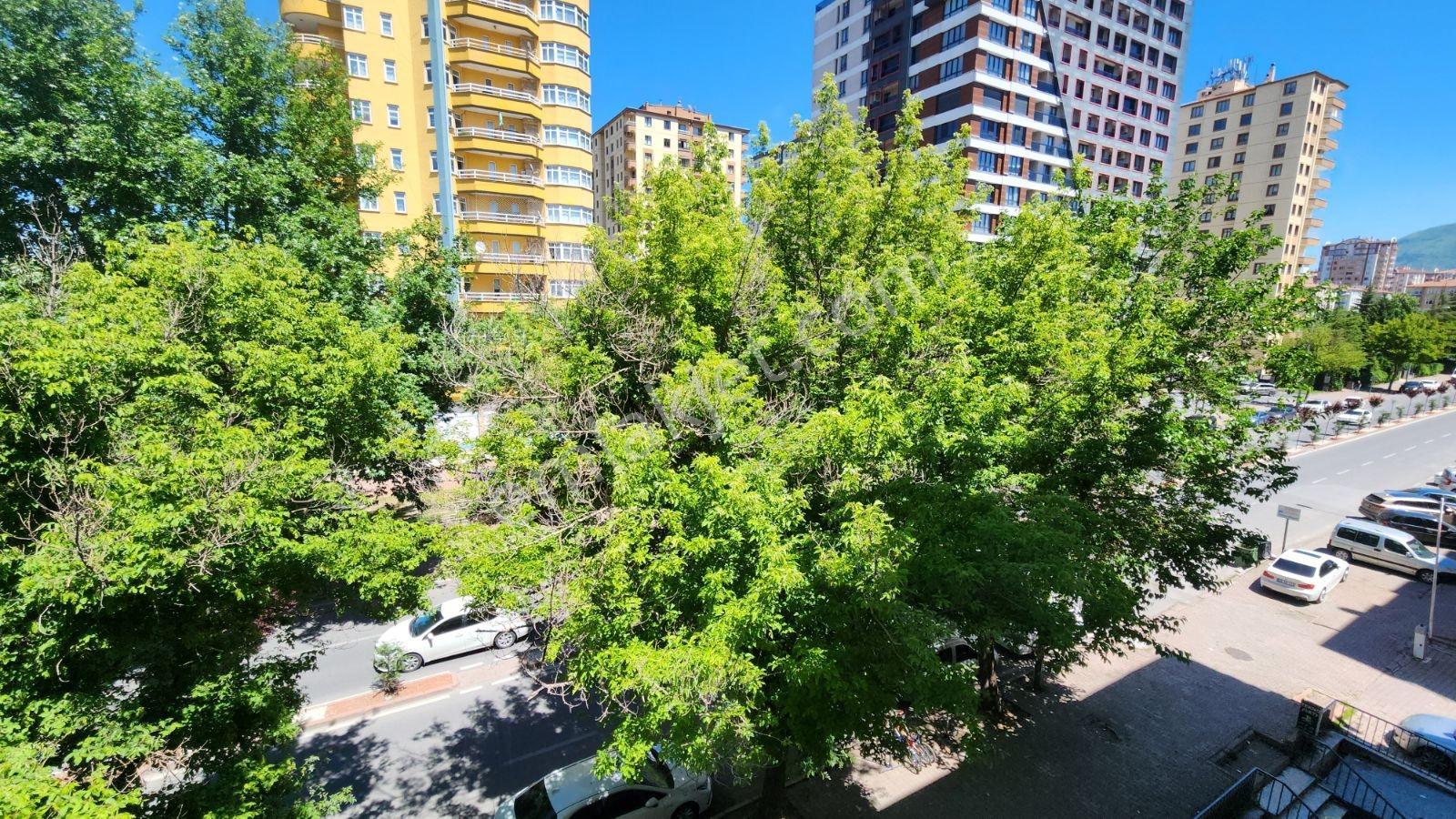 Farabi Caddesi Üzeri Cadde Cepheli Kiralık Daire Tramvay Dibinde - Görsel 17