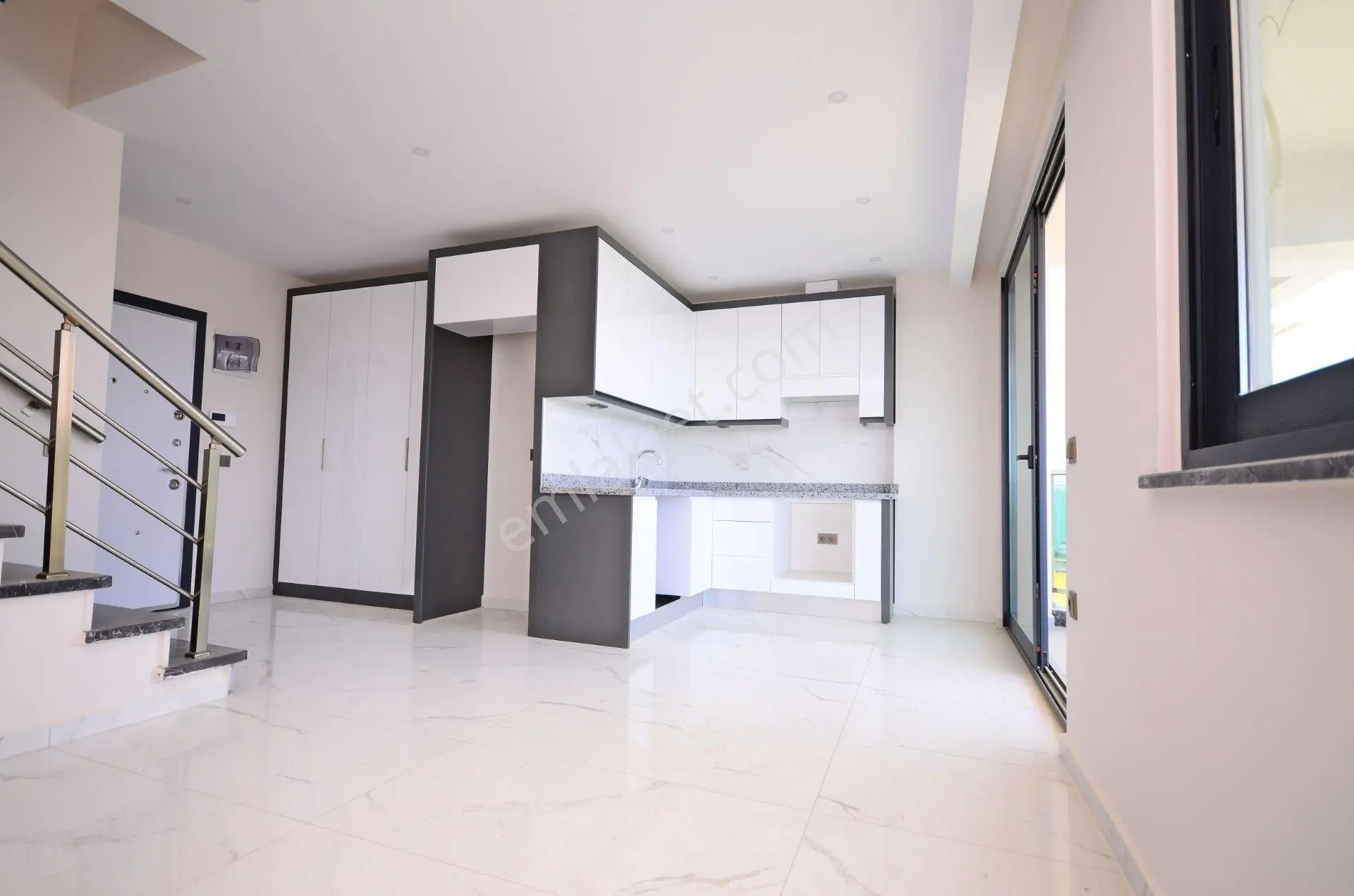 Alanya Avsallar’da Satılık 2+1 Penthouse – Zengin Sosyal Aktiviteli Lüks Site - Görsel 3
