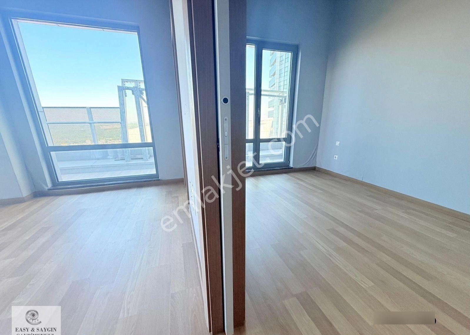 Ağaoğlu Maslak 1453 De Satılık 1+1 Daire Boş***köşe Yüksek Tavan - Görsel 4