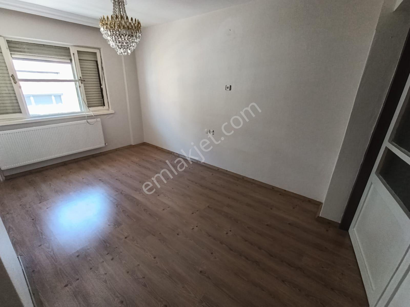 Carşı Merkezinde 3+1 Kiralık Daire - Görsel 3