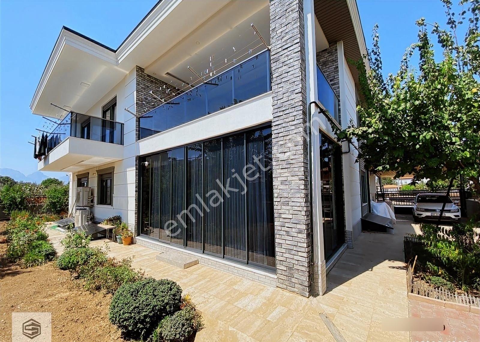 Antalya Döşemealtı Yeşilbayır'da Net 580 M2 4+2 Müstakil Villa