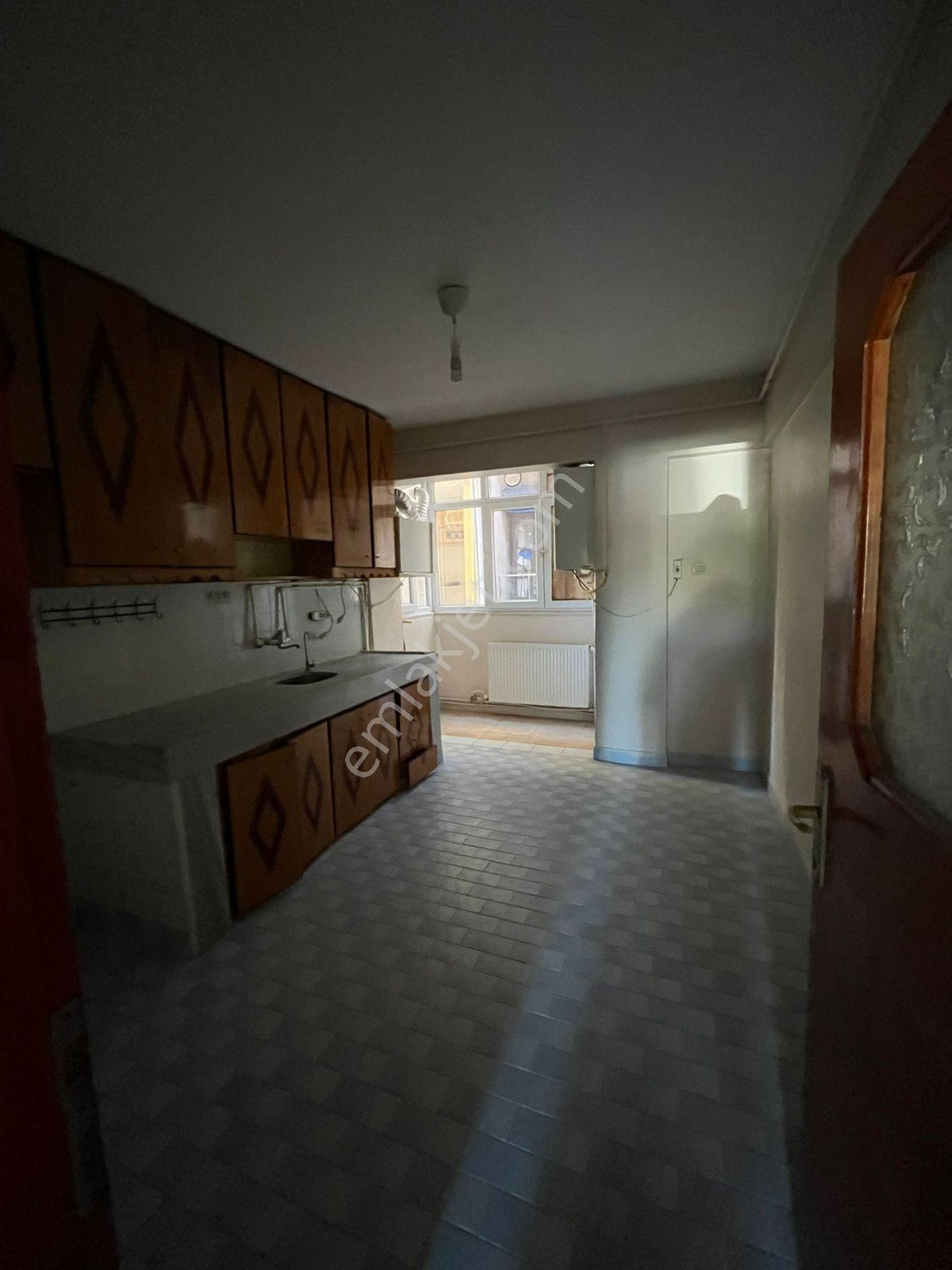 🏢 Panayır Mahallesinde Yatırımlık 3 Katlı Satılık Bina! - Görsel 9