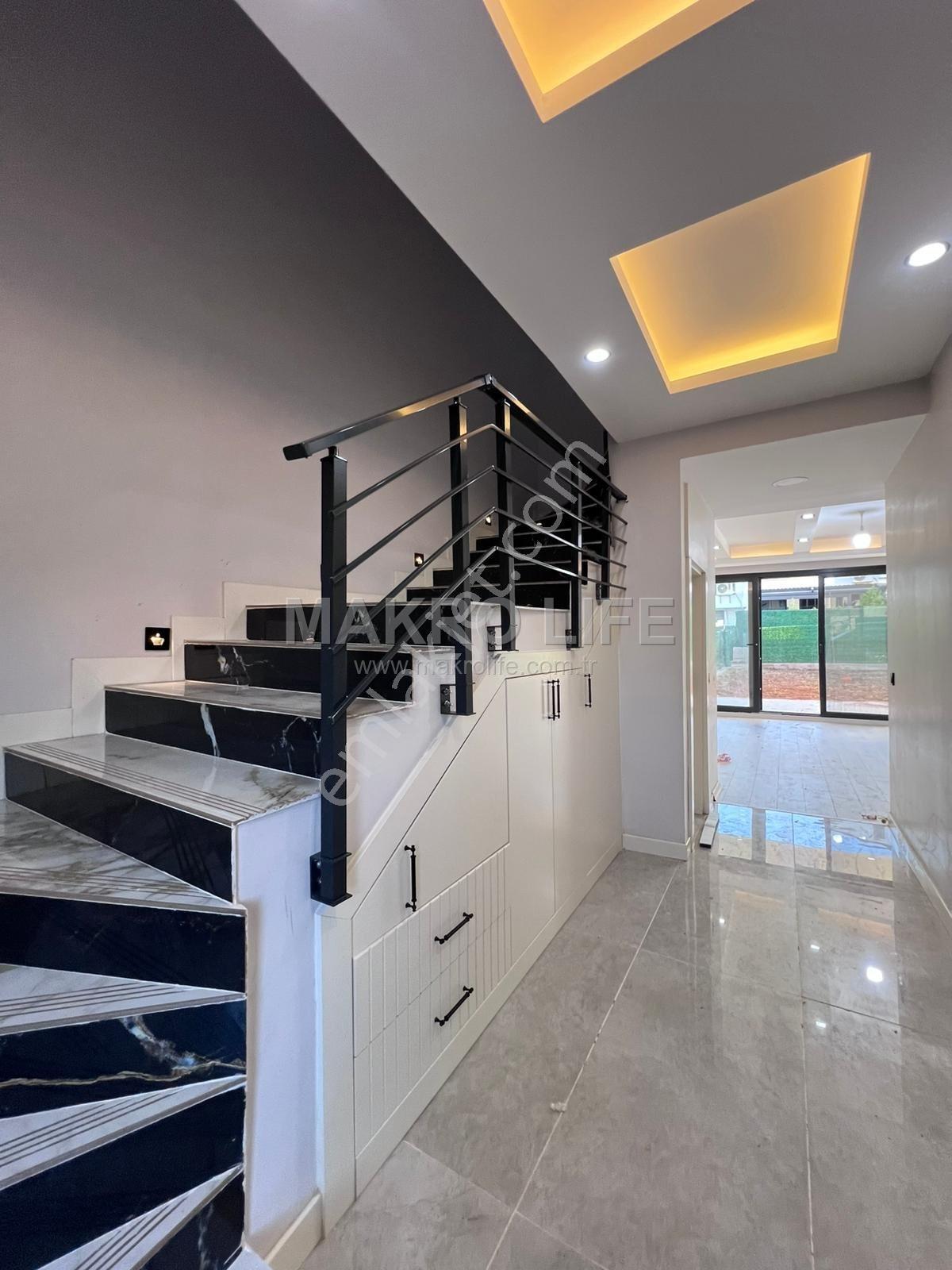 Final Okulları Civarı'nda Müstakil Yaşam Fırsatı Kiralık Villa - Görsel 7