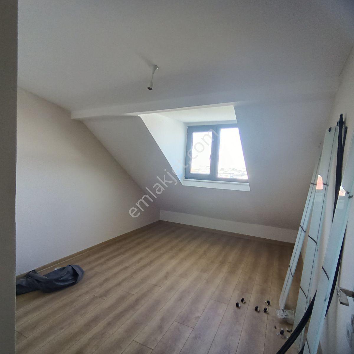 Belediye Ve Kaymakamlığa Yakın Çatı Katı Yerden Isıtmalı 2+1 - Görsel 18