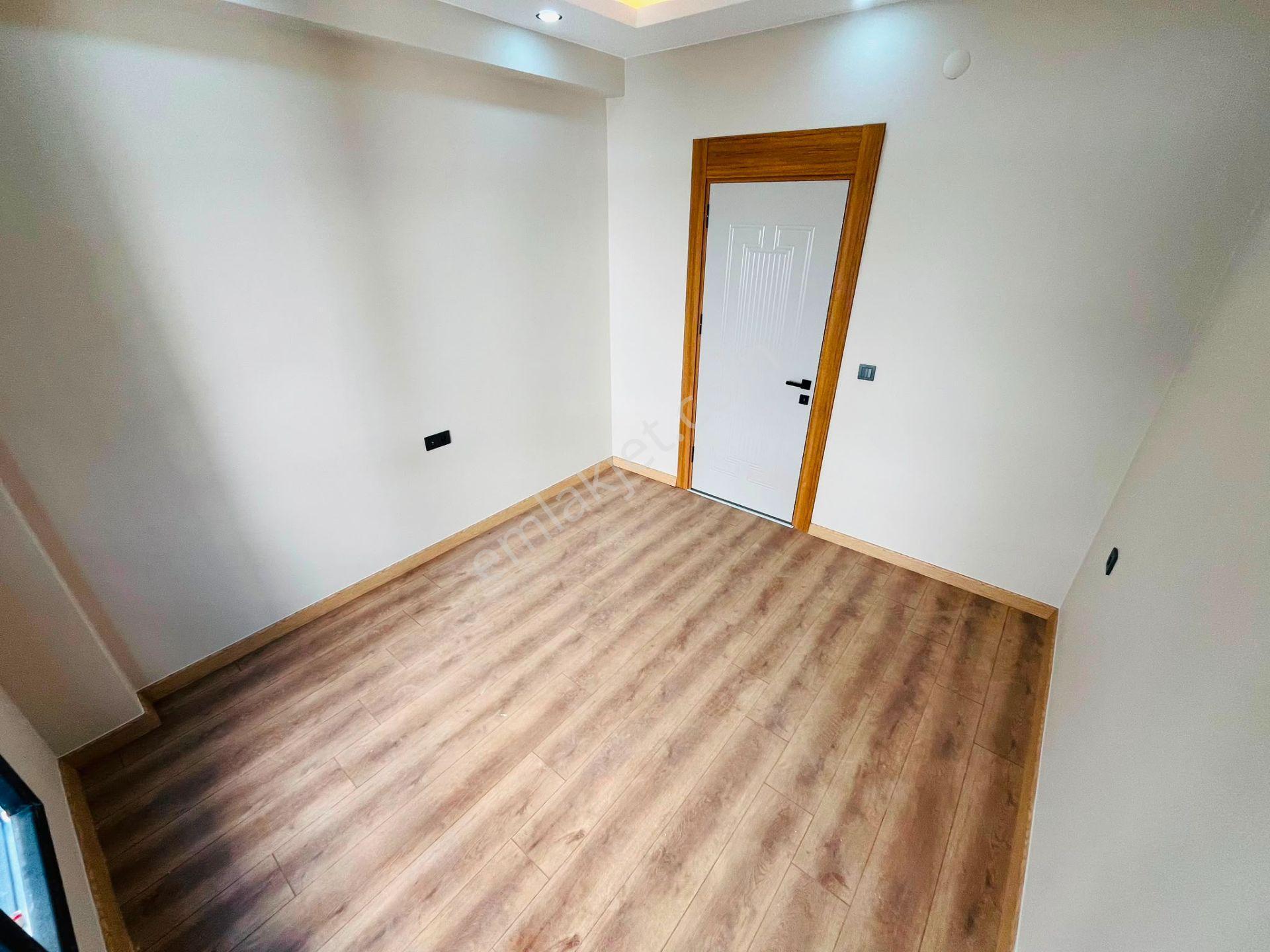 Yükselden Doğalgazlı Ultra Lüks Ve Cadde Üzeri Satılık 1+1 Daire - Görsel 8