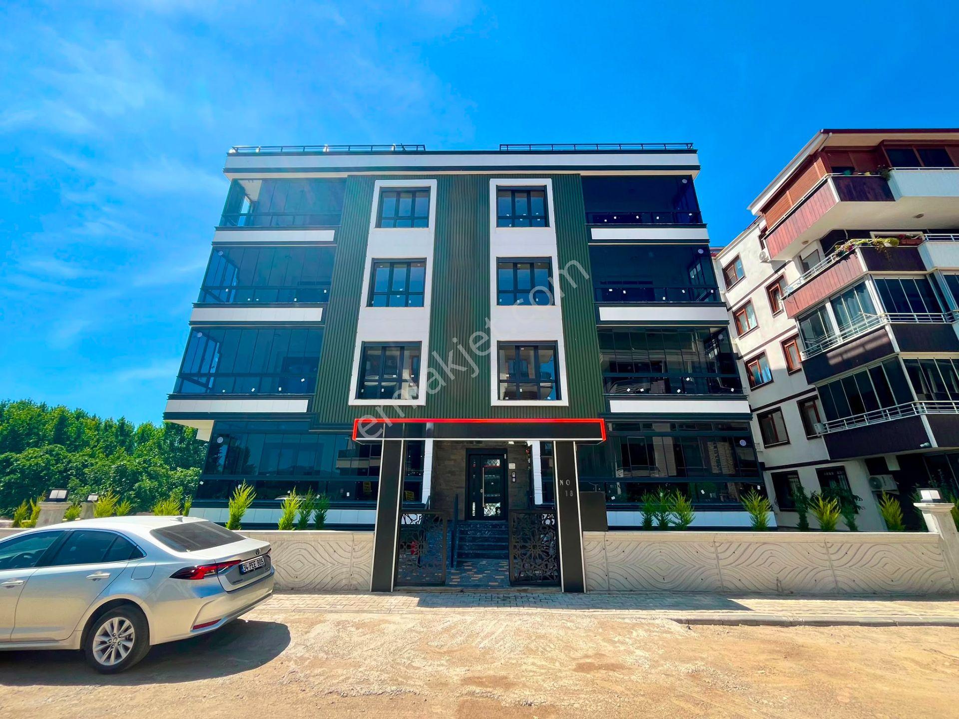 Yükselden Doğalgazlı Ultra Lüks Ve Cadde Üzeri Satılık 1+1 Daire - Görsel 2