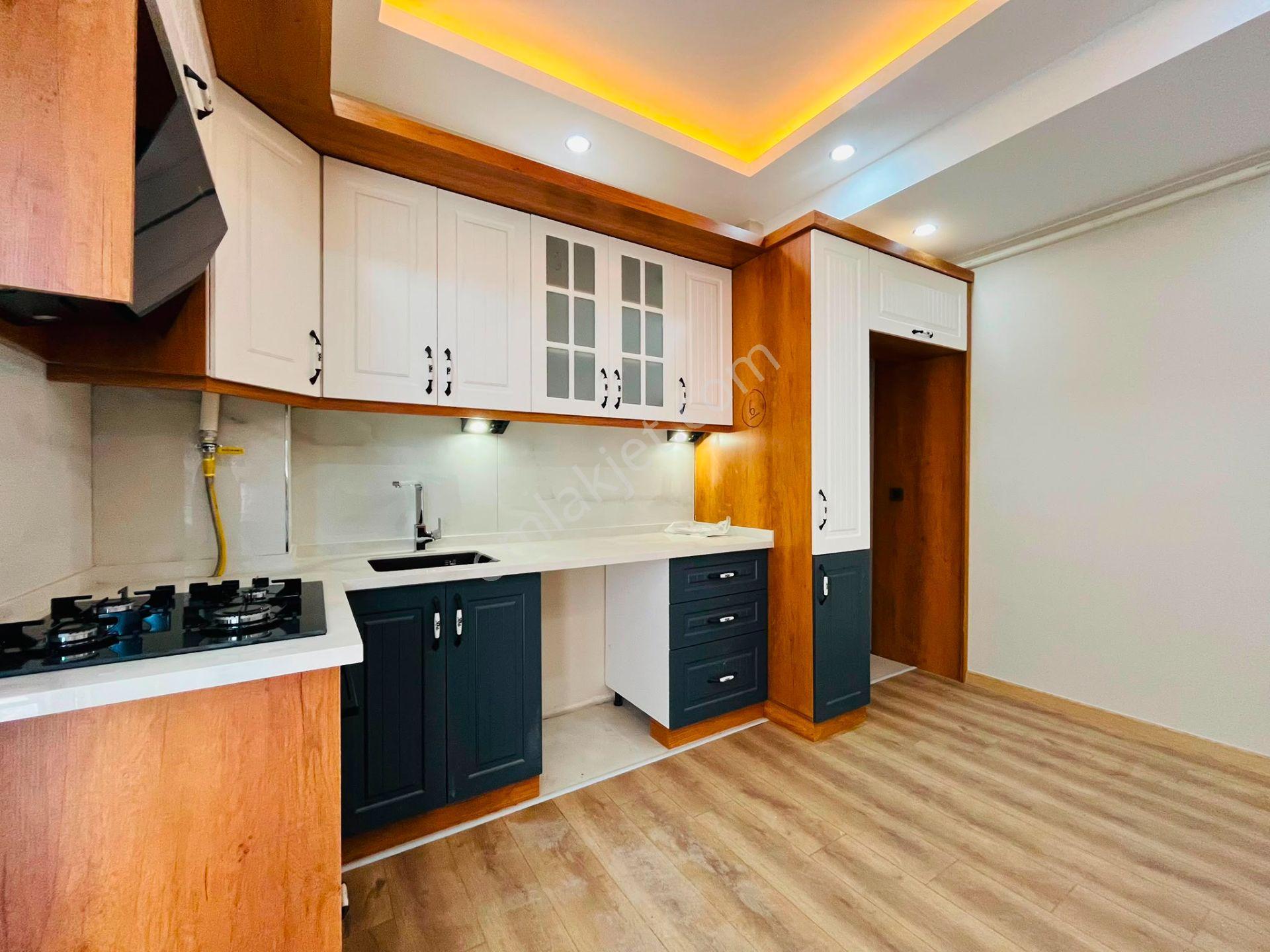 Yükselden Doğalgazlı Ultra Lüks Ve Cadde Üzeri Satılık 1+1 Daire - Görsel 16