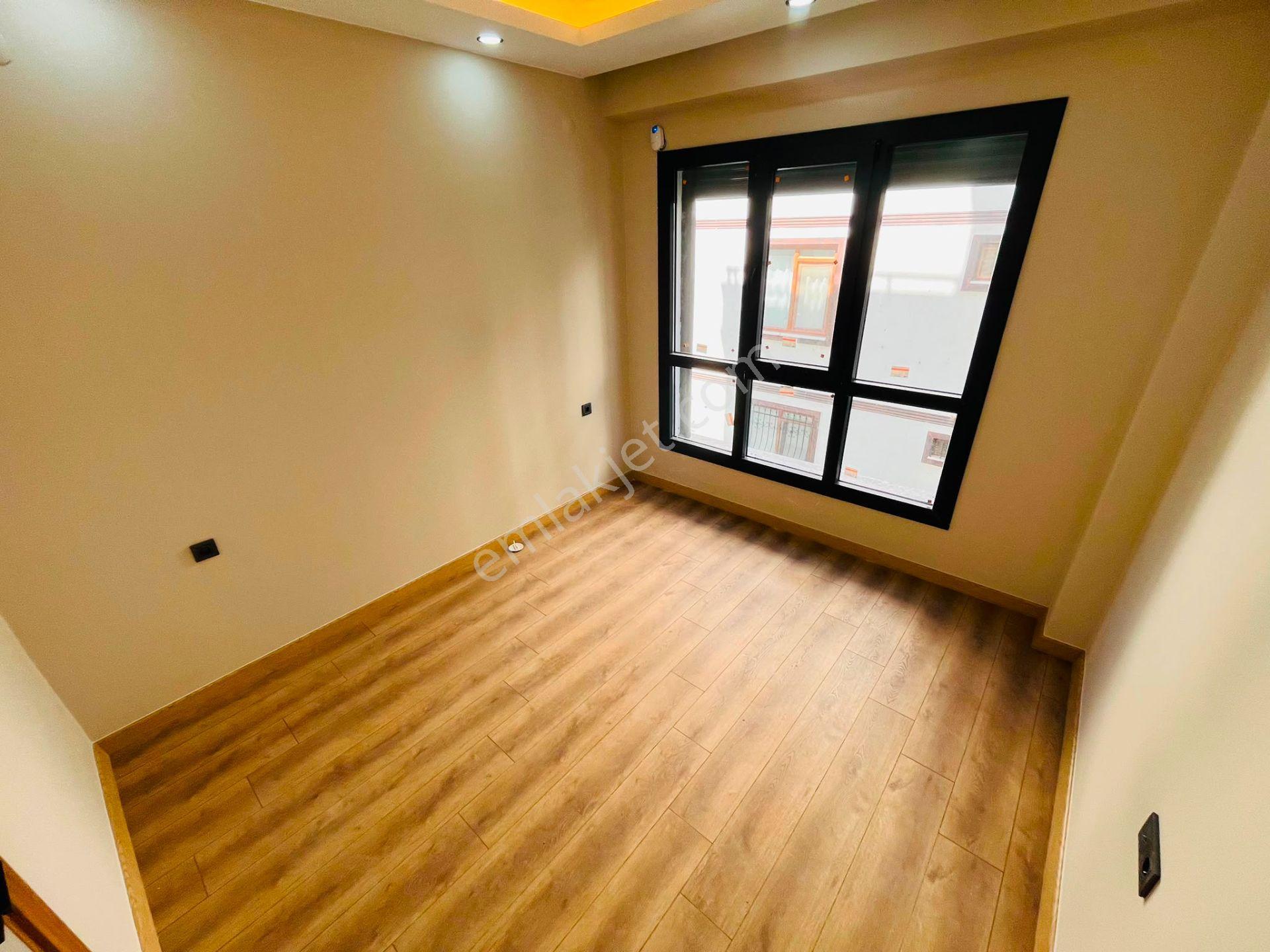 Yükselden Doğalgazlı Ultra Lüks Ve Cadde Üzeri Satılık 1+1 Daire - Görsel 15