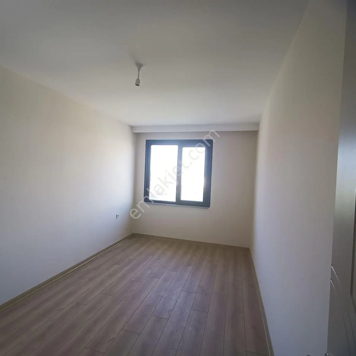 Belediye Ve Kaymakamlığa Yakın Yerden Isıtmalı 2+1 Daire - Görsel 7