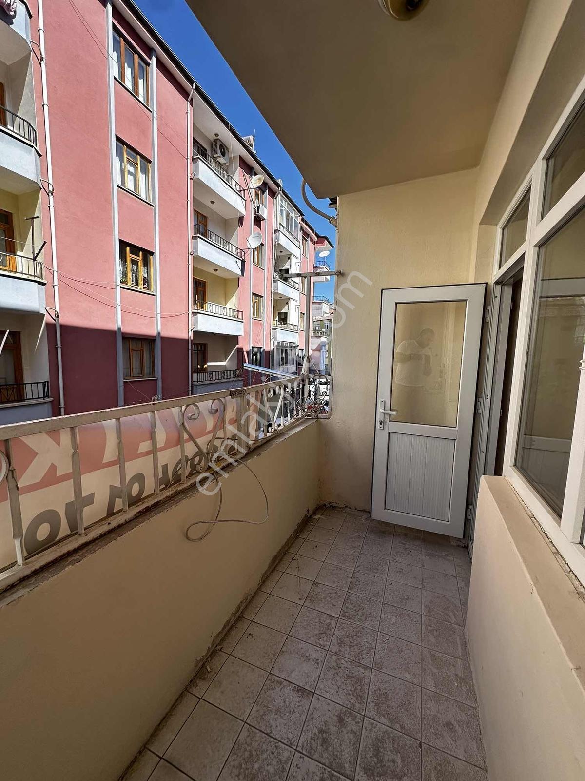 Akpınar Mh 3+1 Ara Kat Ferah Oturuma Hazır Satılık Daire - Görsel 17