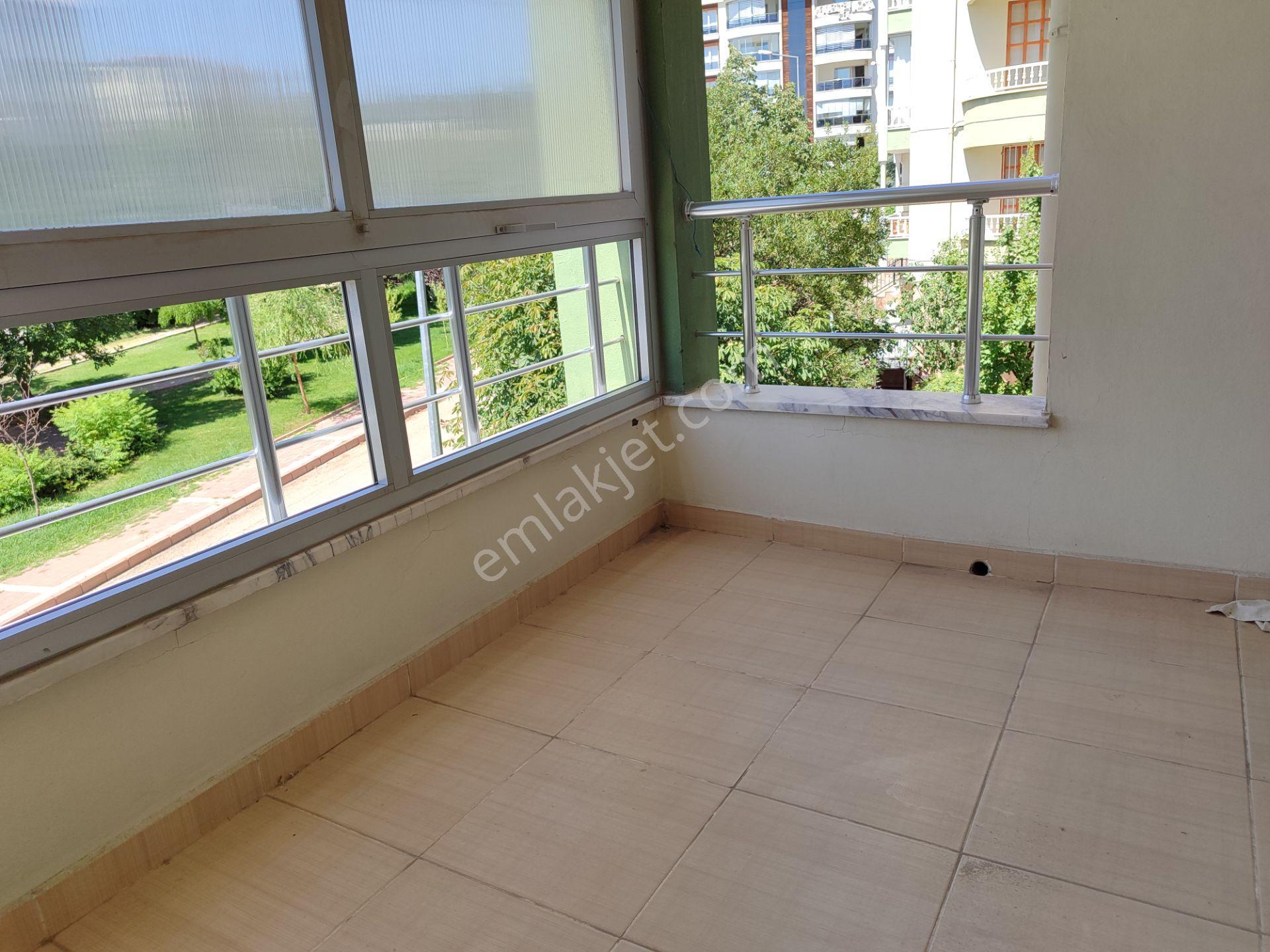 Cumhuriyet Mah Akgün Altı Kiralık 4+1 Ara Kat Daire - Görsel 13