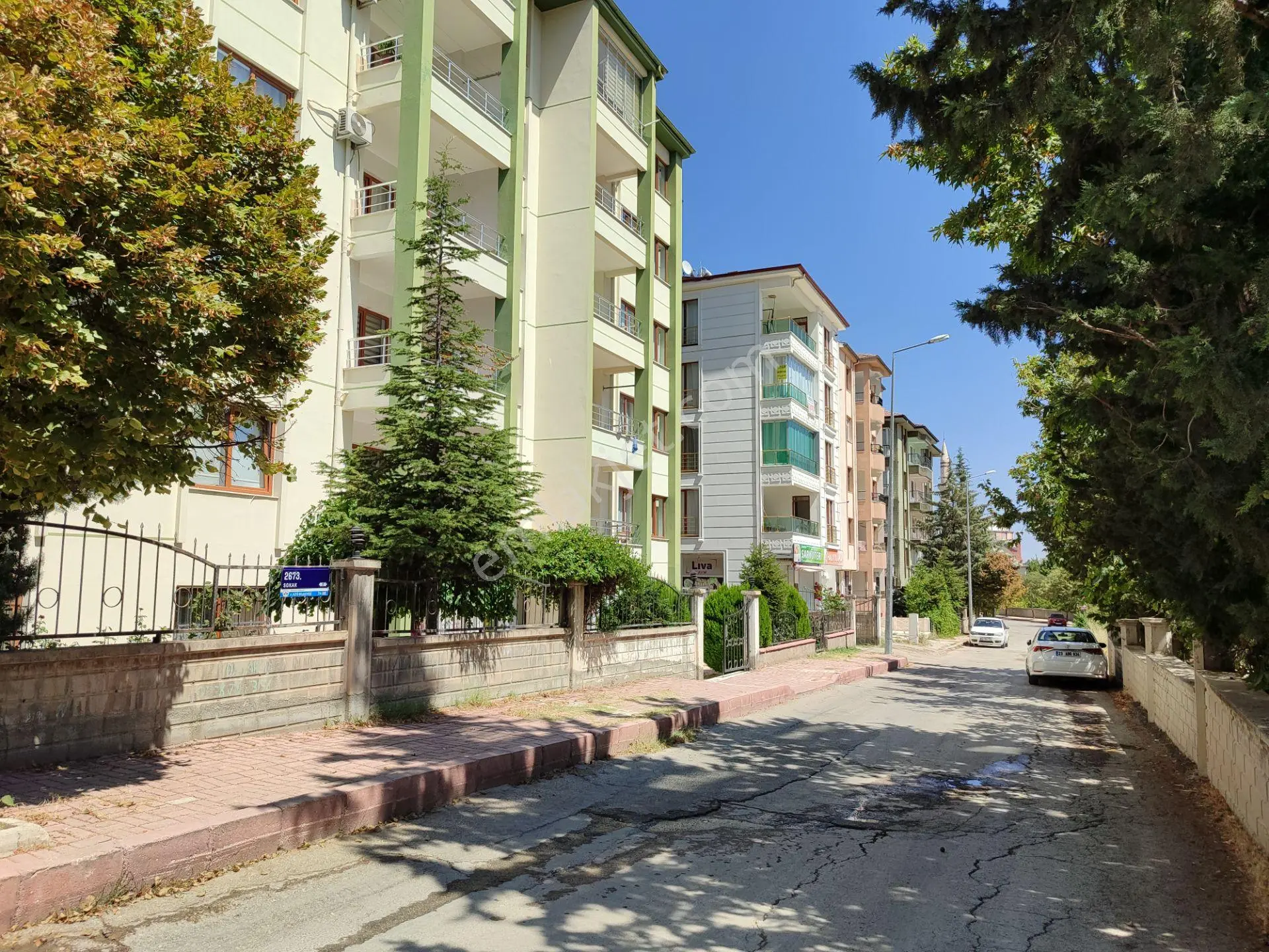 Cumhuriyet Mah Akgün Altı Kiralık 4+1 Ara Kat Daire - Görsel 3